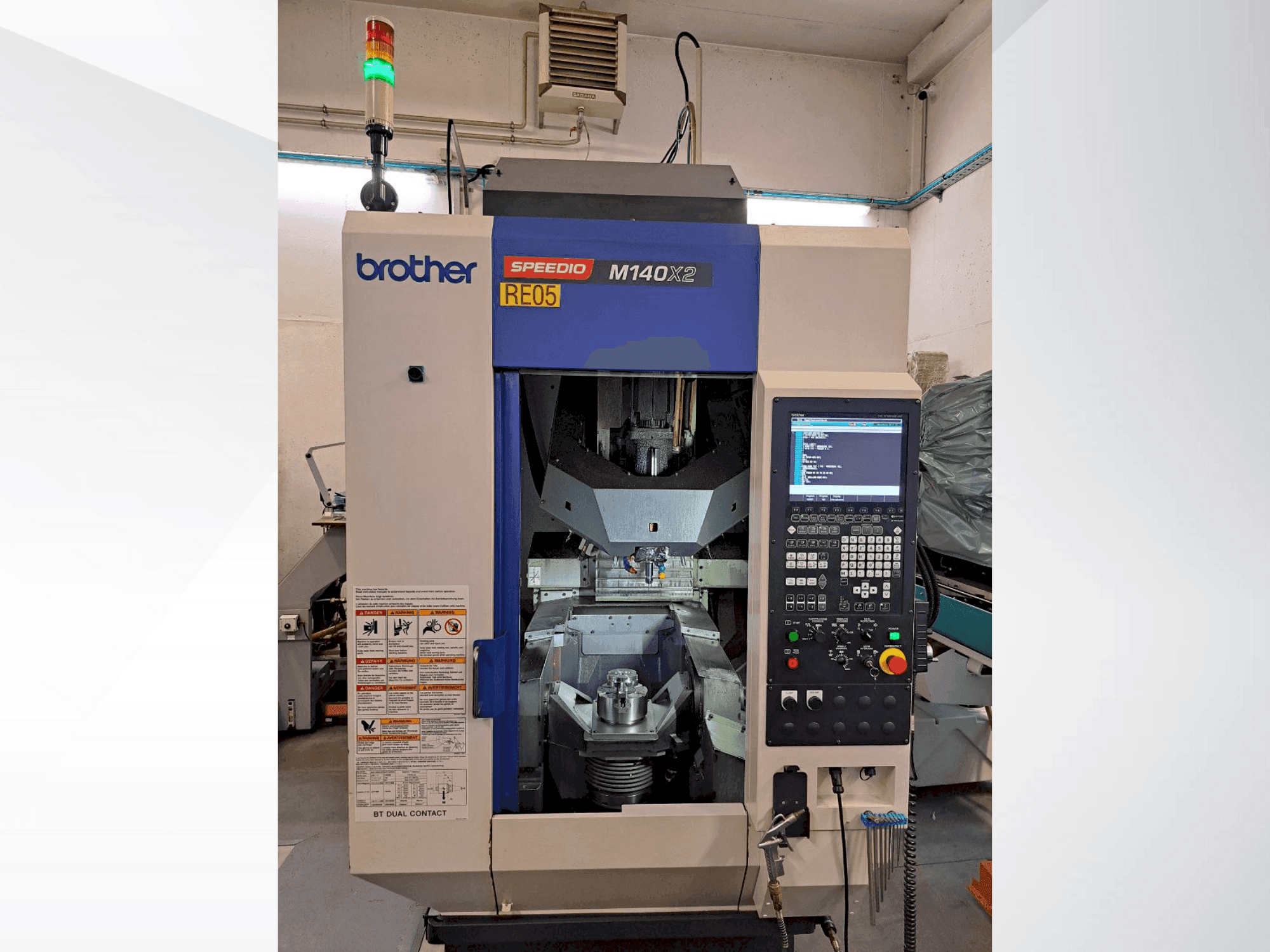 Вид станка Brother SPEEDIO M140X2  спереди