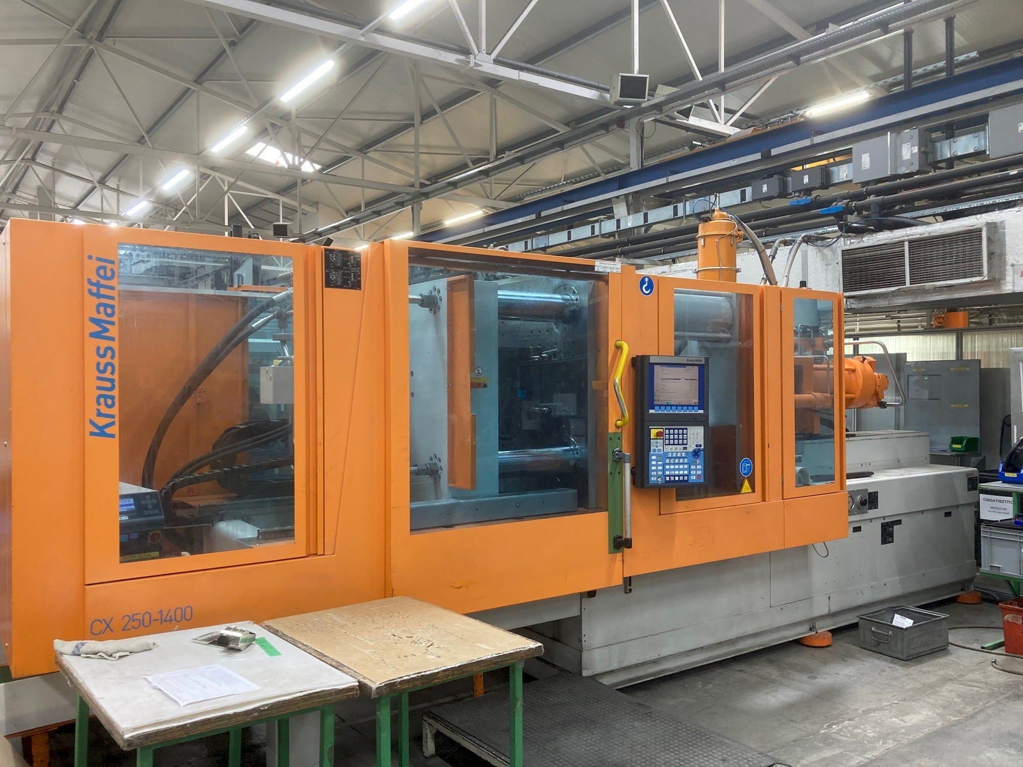 Вид станка Krauss Maffei KM 250-400 CX  спереди