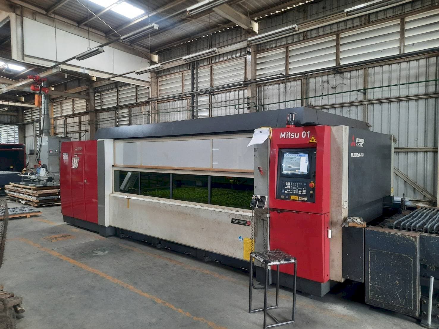 Вид станка Mitsubishi ML3015eX F60  спереди