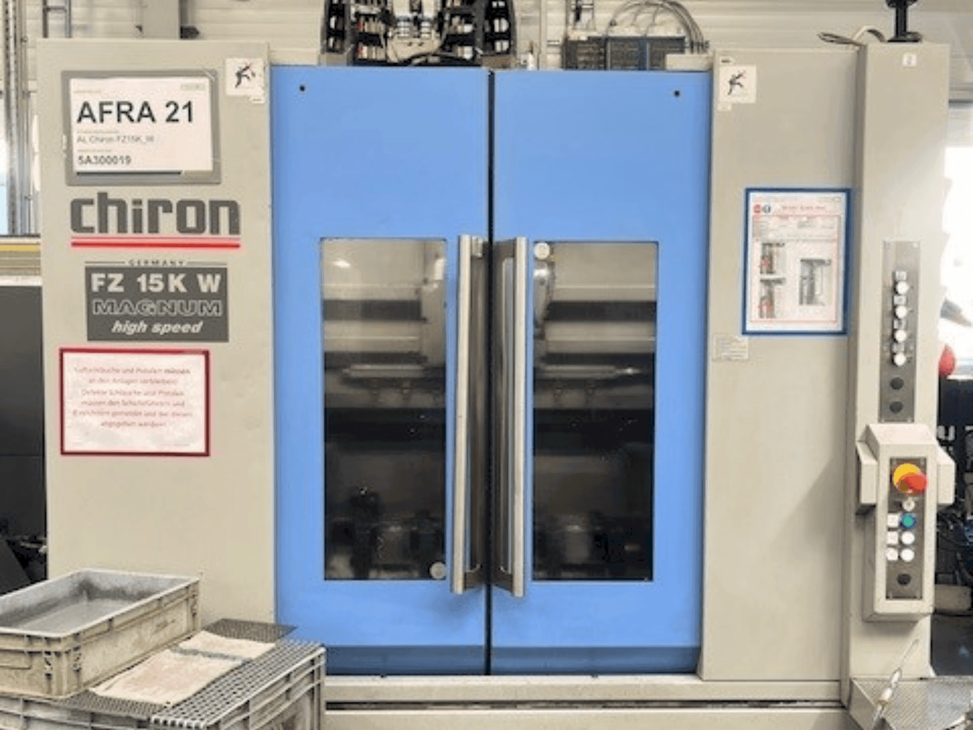 Вид станка CHIRON FZ 15 KWM HS  спереди