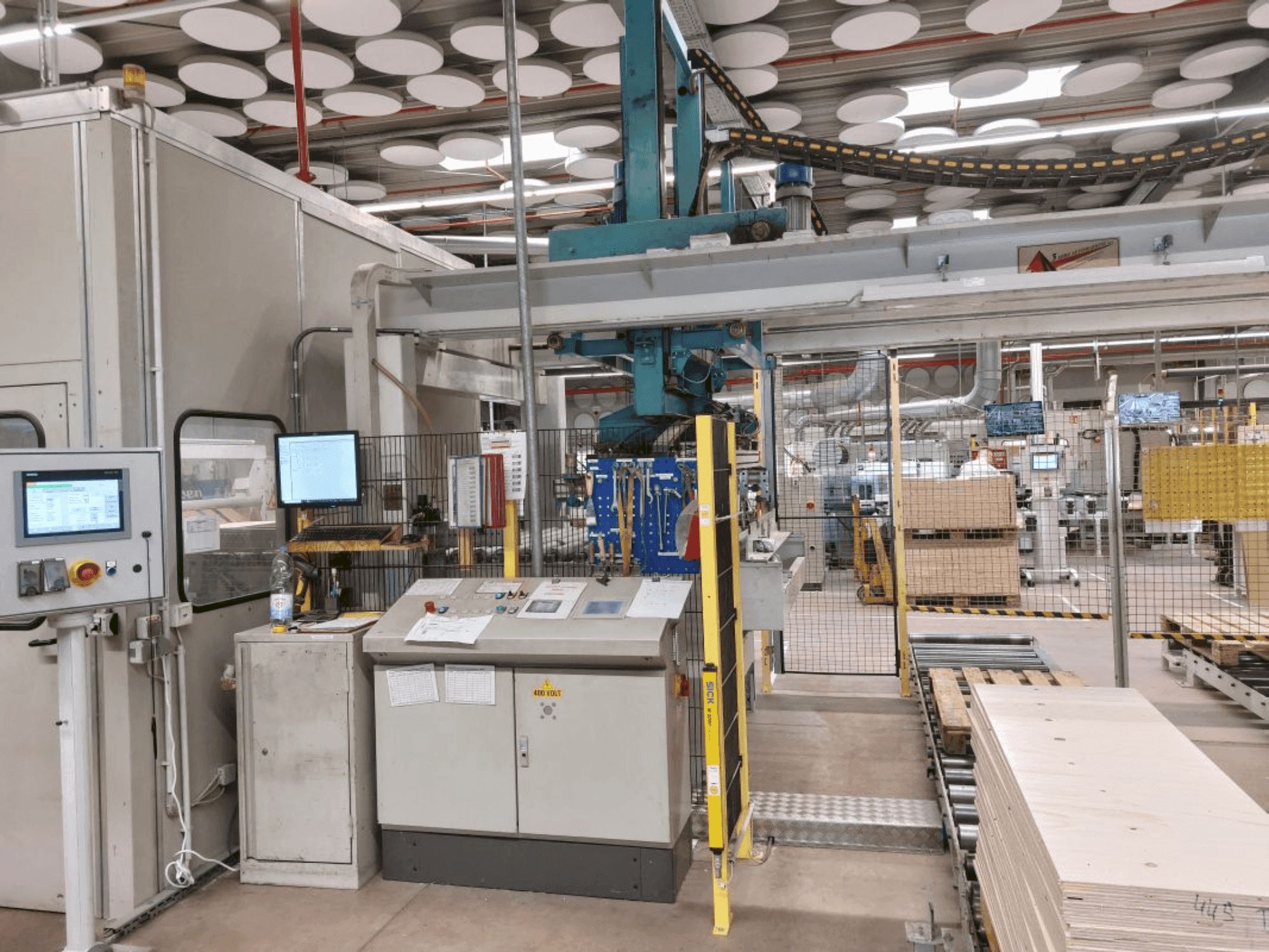 Вид станка GIBEN n/a  спереди