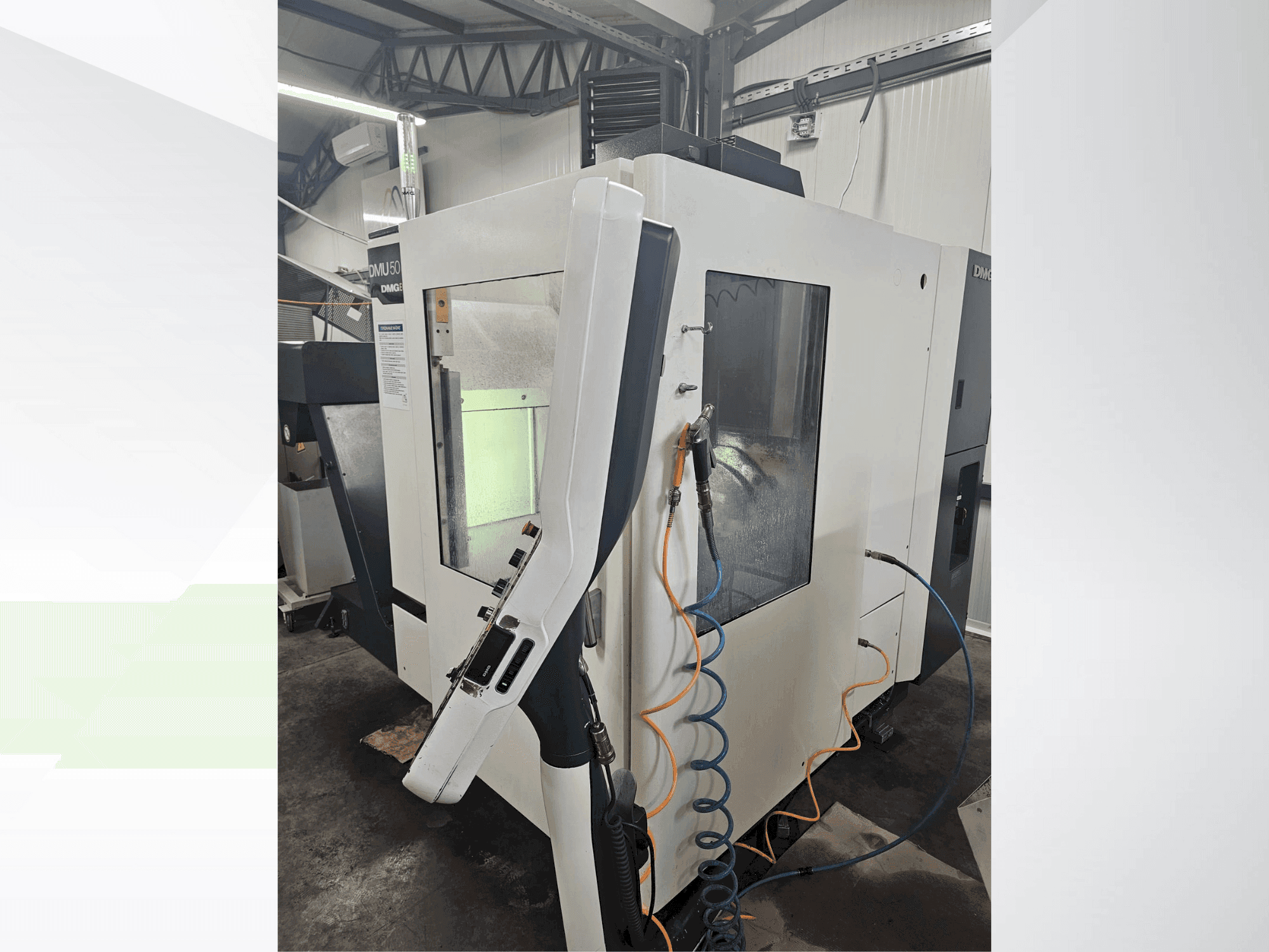 Вид станка DMG DECKEL MAHO DMU 50 eco  спереди