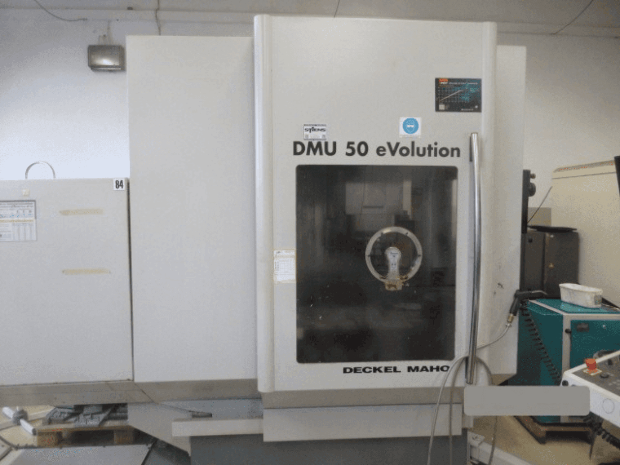 Вид станка DECKEL MAHO DMU 50 eVolution  спереди