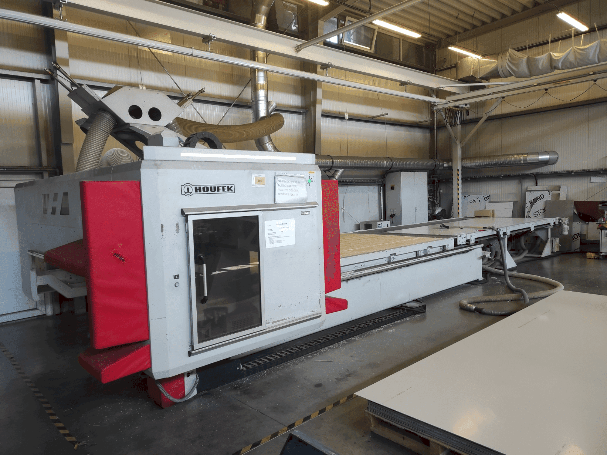 Вид станка Houfek Scorpion 422102-R3  спереди