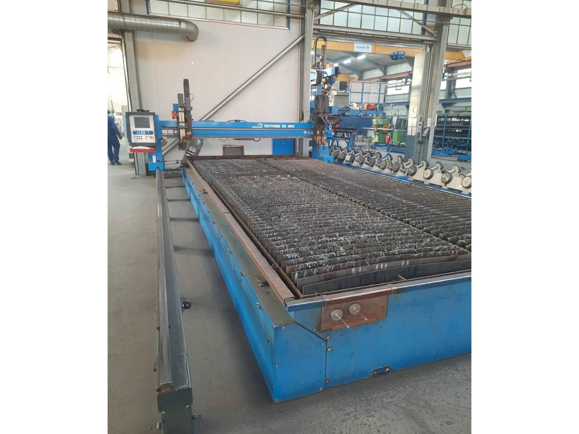 Вид станка Oerlikon Oxytome 35 HPC  спереди