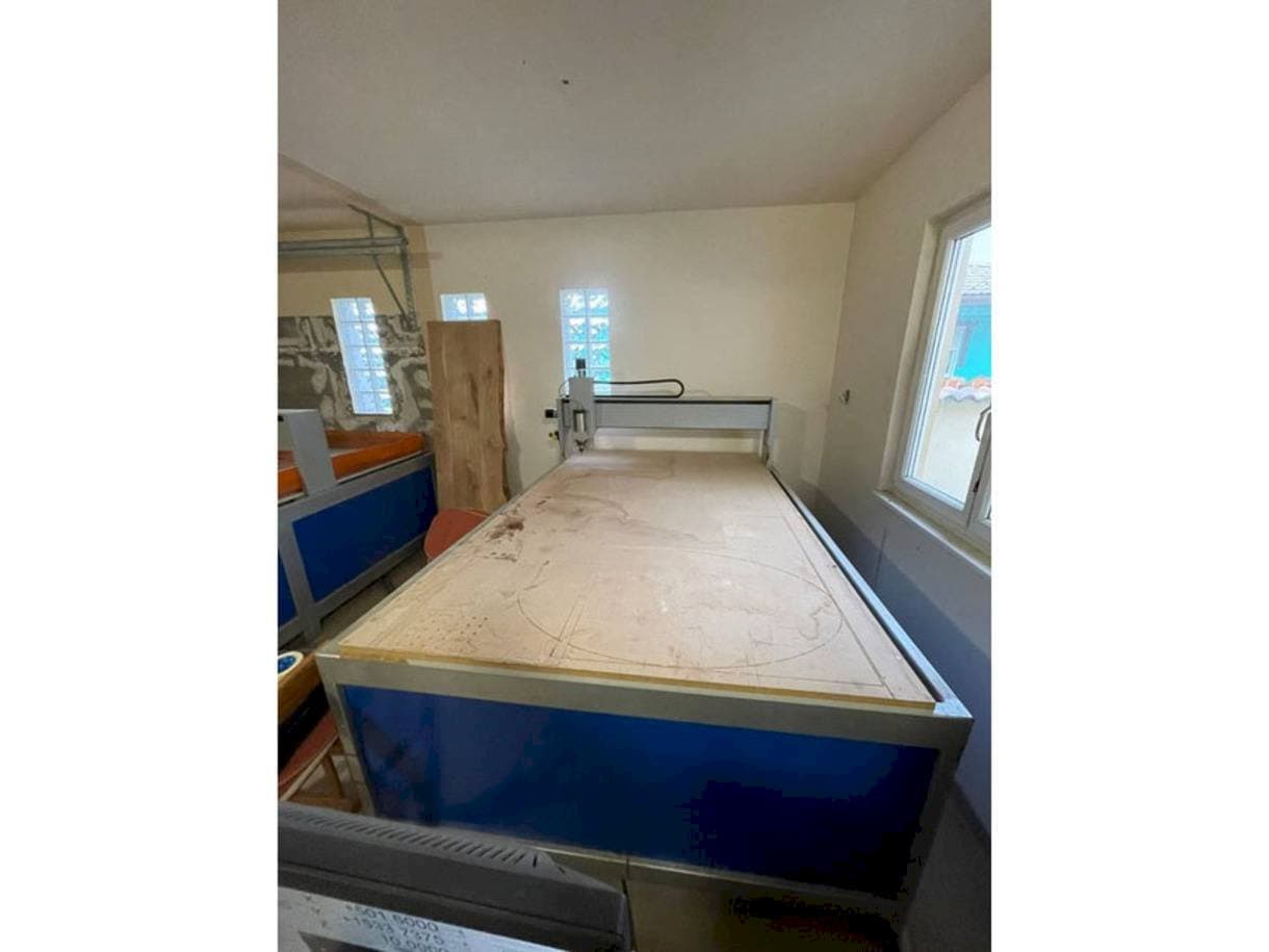 Вид станка ALTMAN T2  спереди