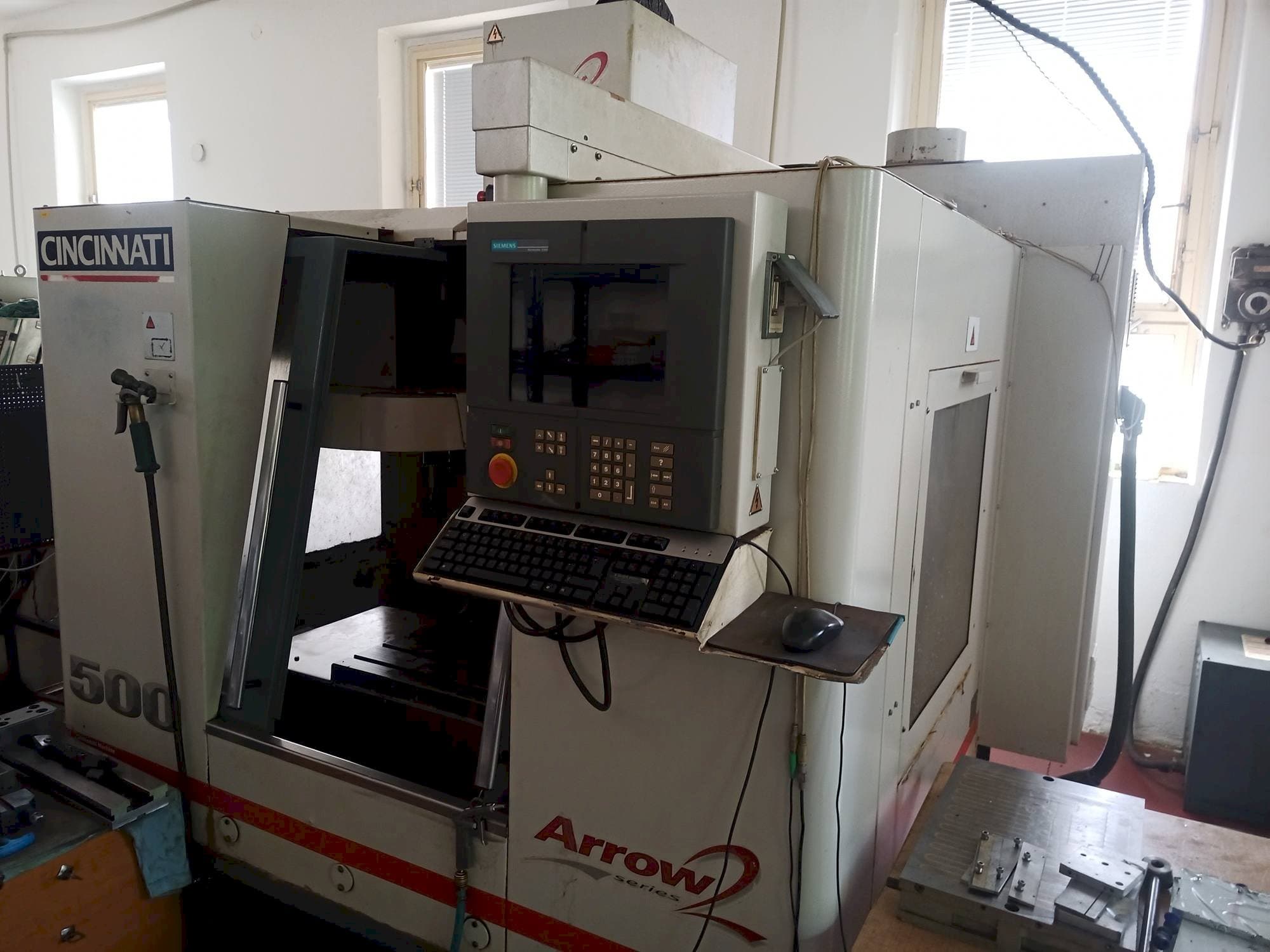 Вид станка Cincinnati Arrow 2  спереди