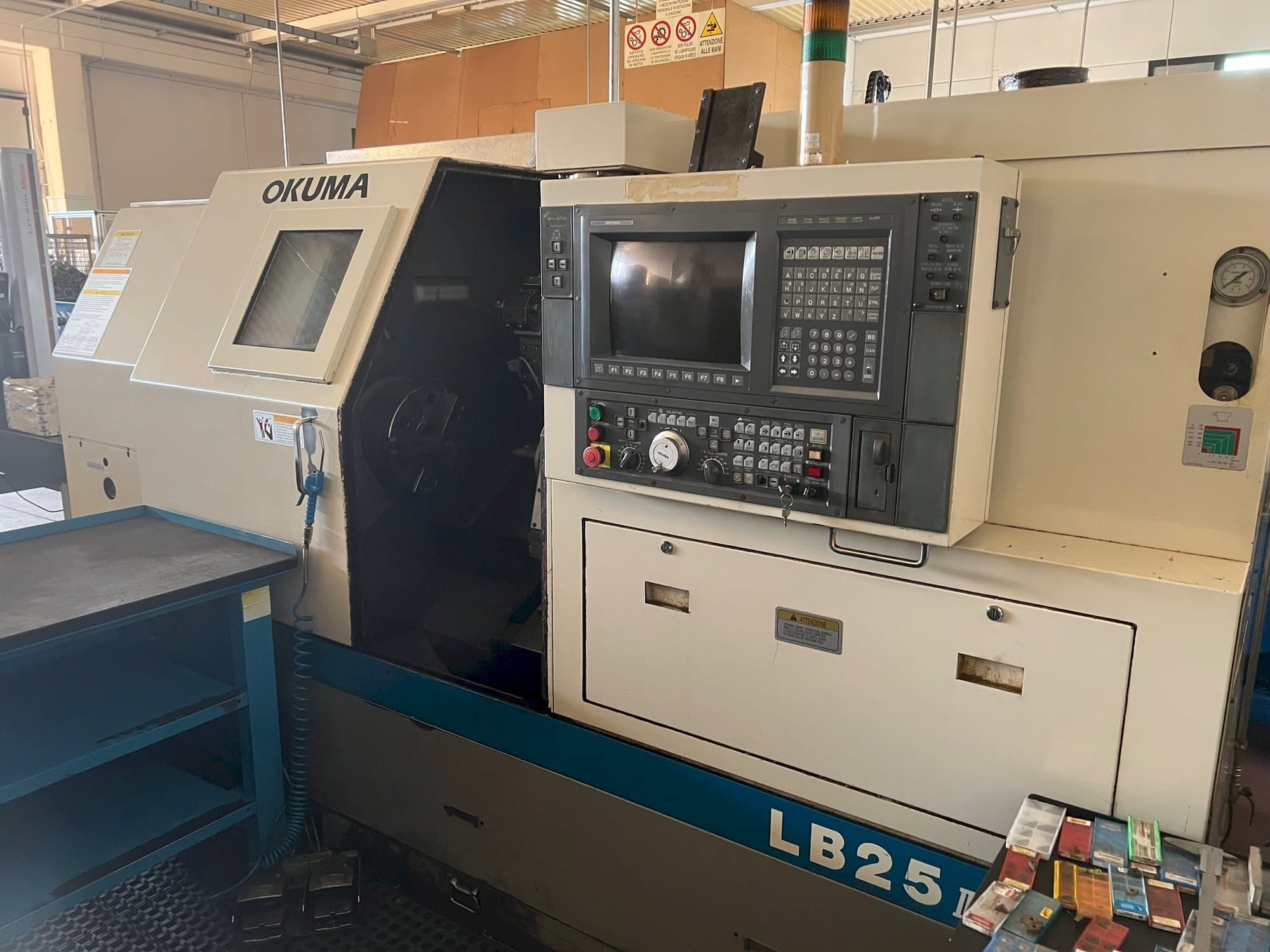 Вид станка Okuma LB 25 II  спереди