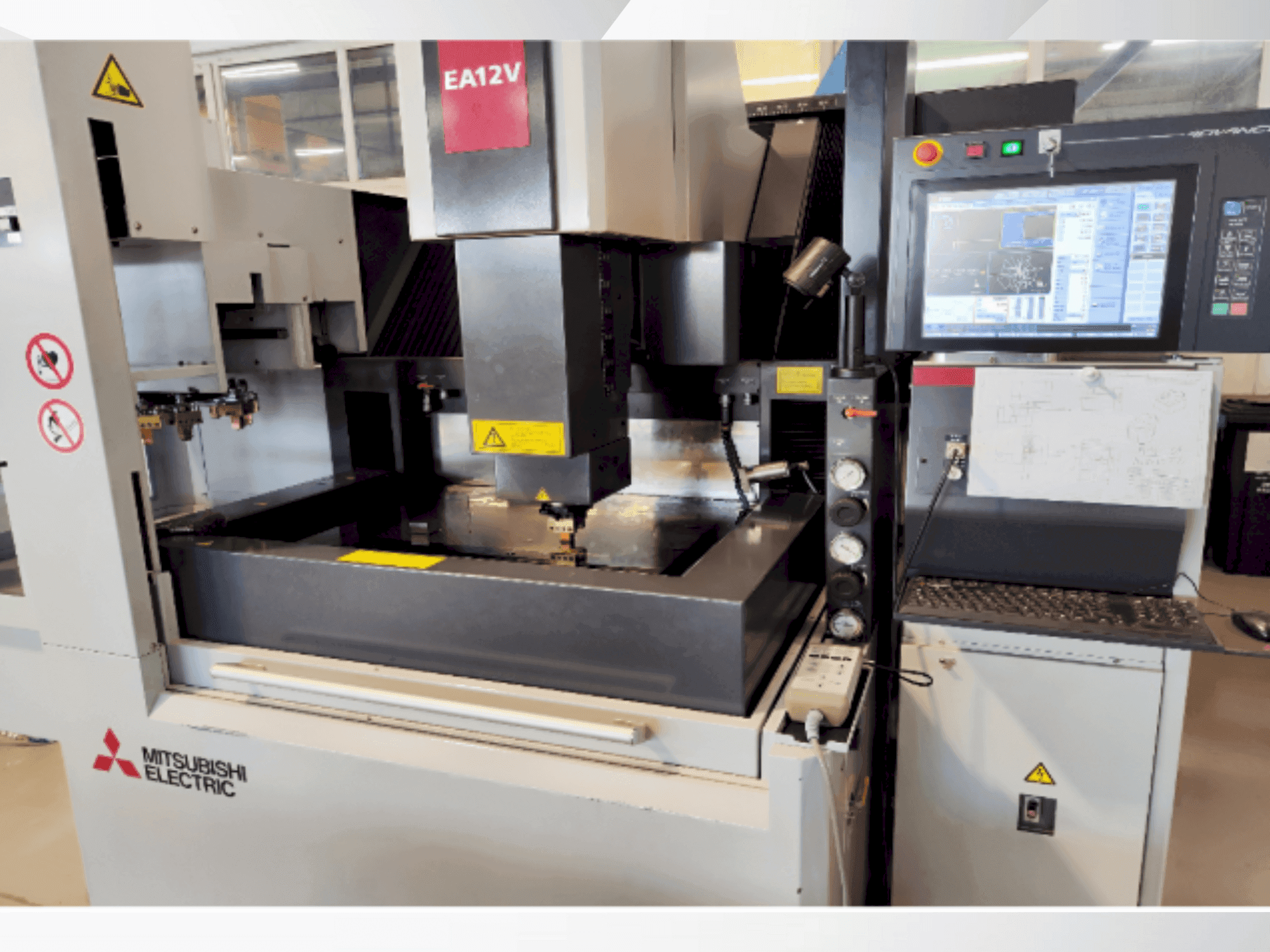 Вид станка Mitsubishi EA12VM ADVANCE  спереди