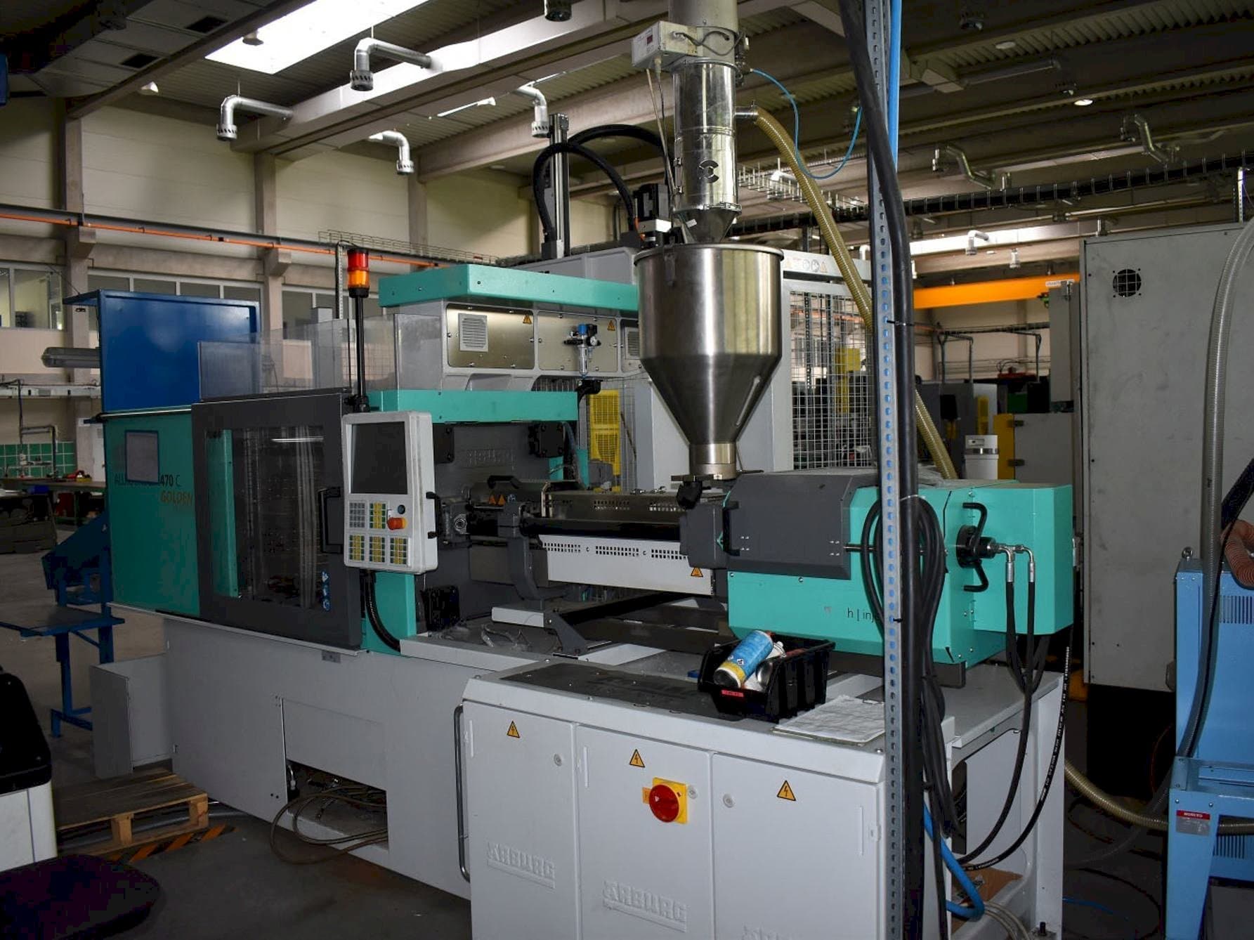 Вид станка Arburg ALLROUNDER 470 C 1500 - 400  спереди