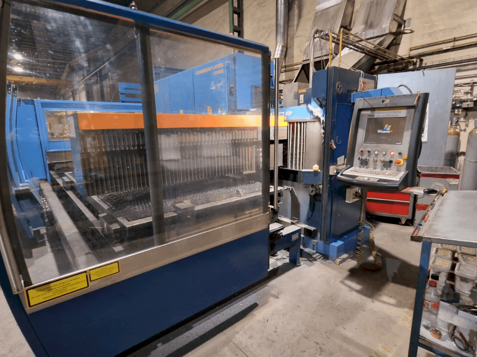 Вид станка Prima Industrie PLATINO 1530  спереди