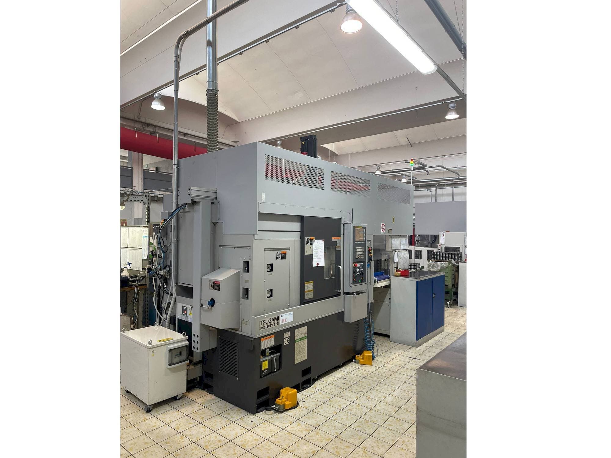 Вид станка TSUGAMI M08SYE-II  спереди