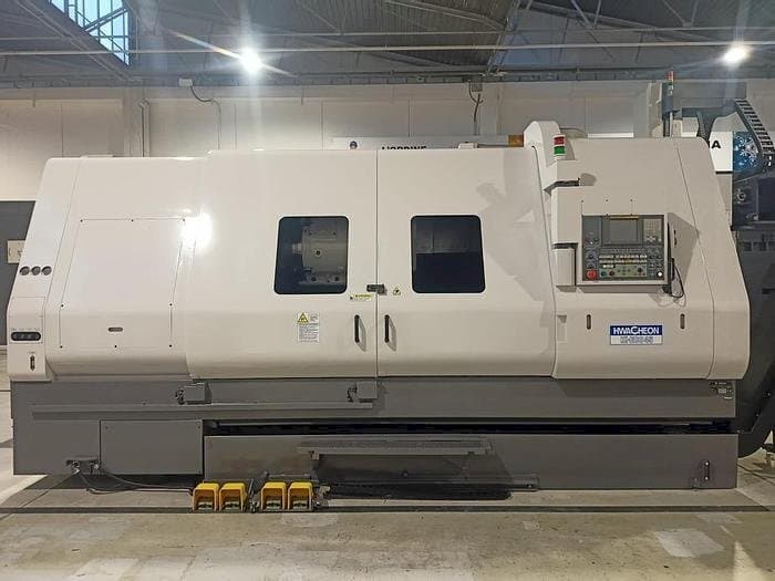 Вид станка HWACHEON HI-ECO 45  спереди