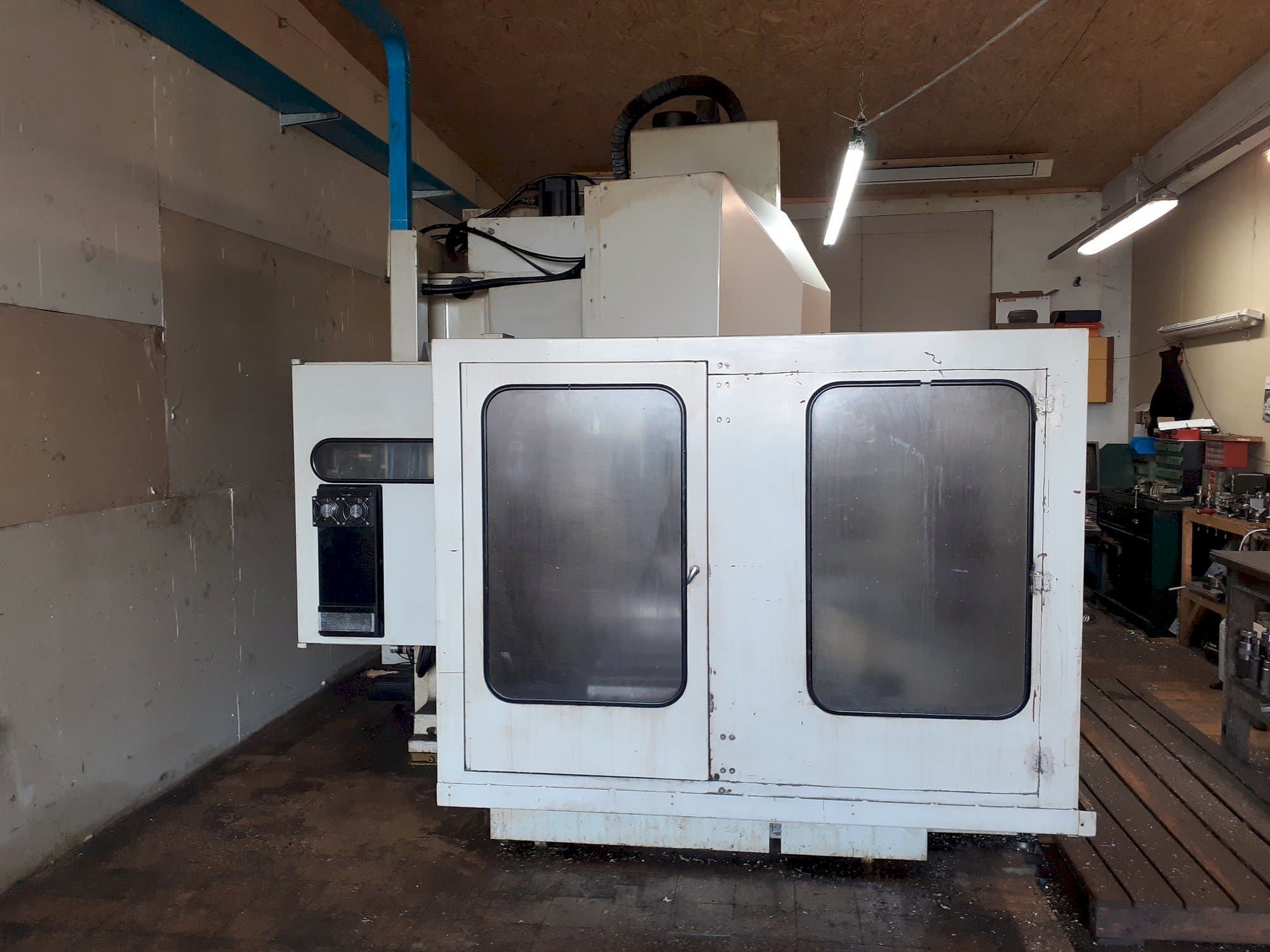 Вид станка Hurco BMC 50-P  спереди