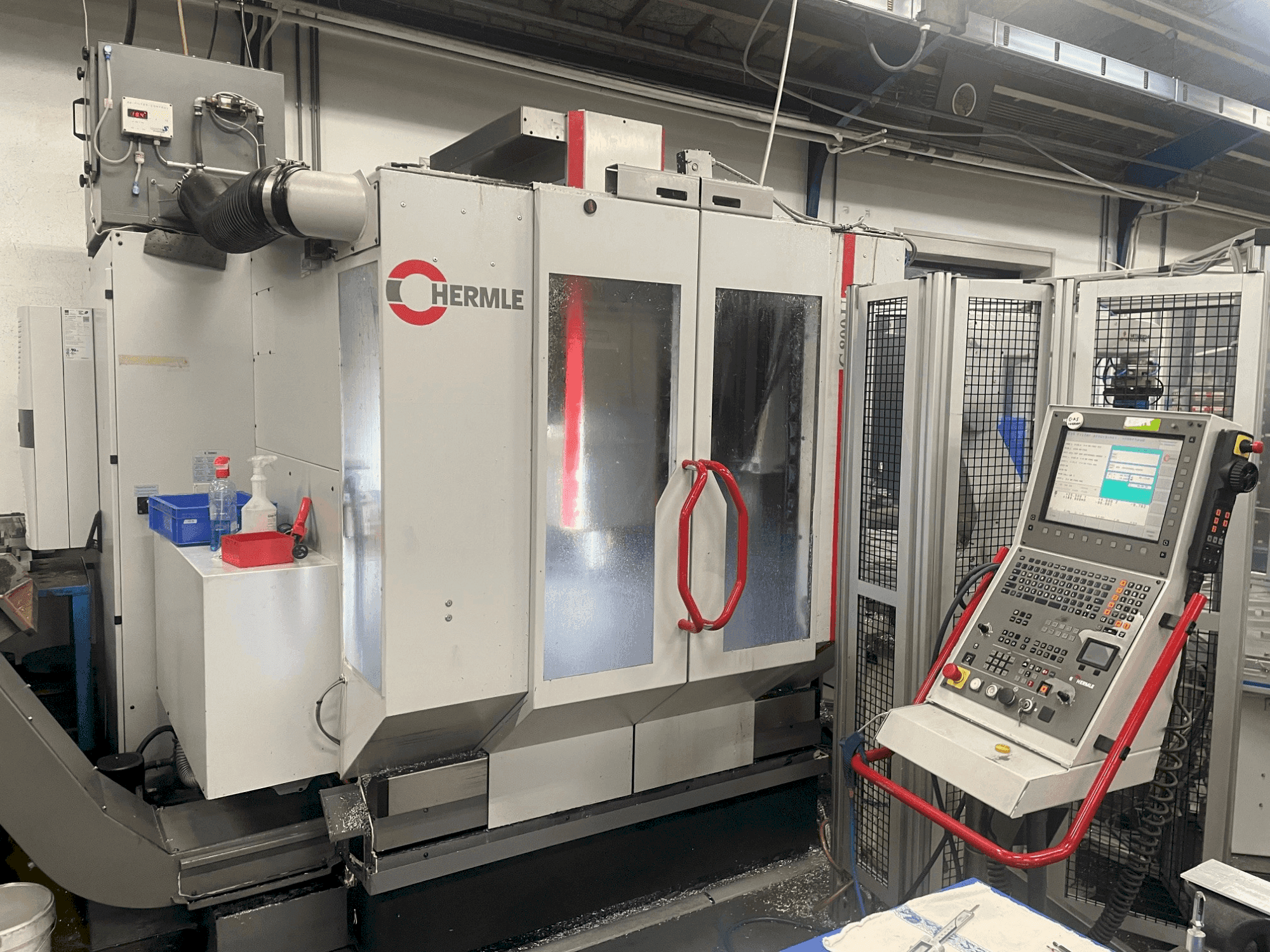 Вид станка HERMLE C 800 U  спереди