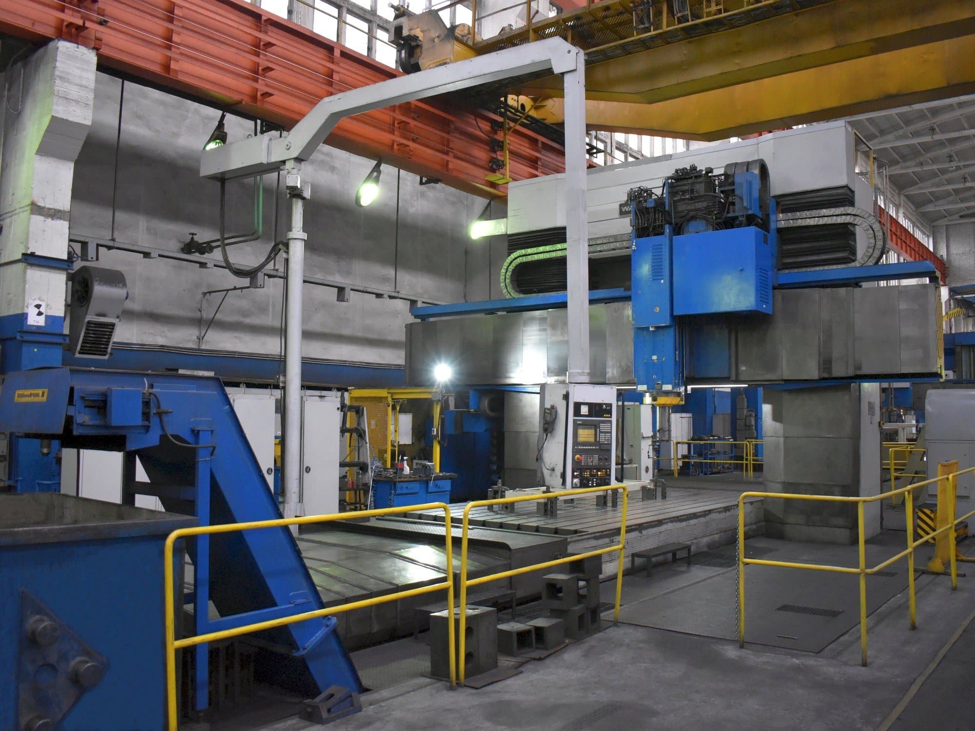 Вид станка WALDRICH COBURG 17S 10FP 300 NC  спереди