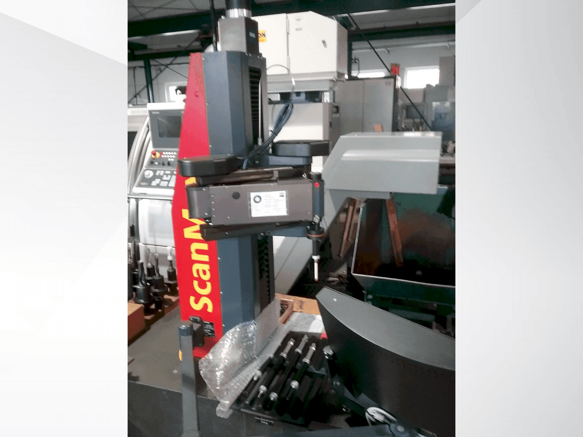 Вид станка ZEISS ScanMax  спереди