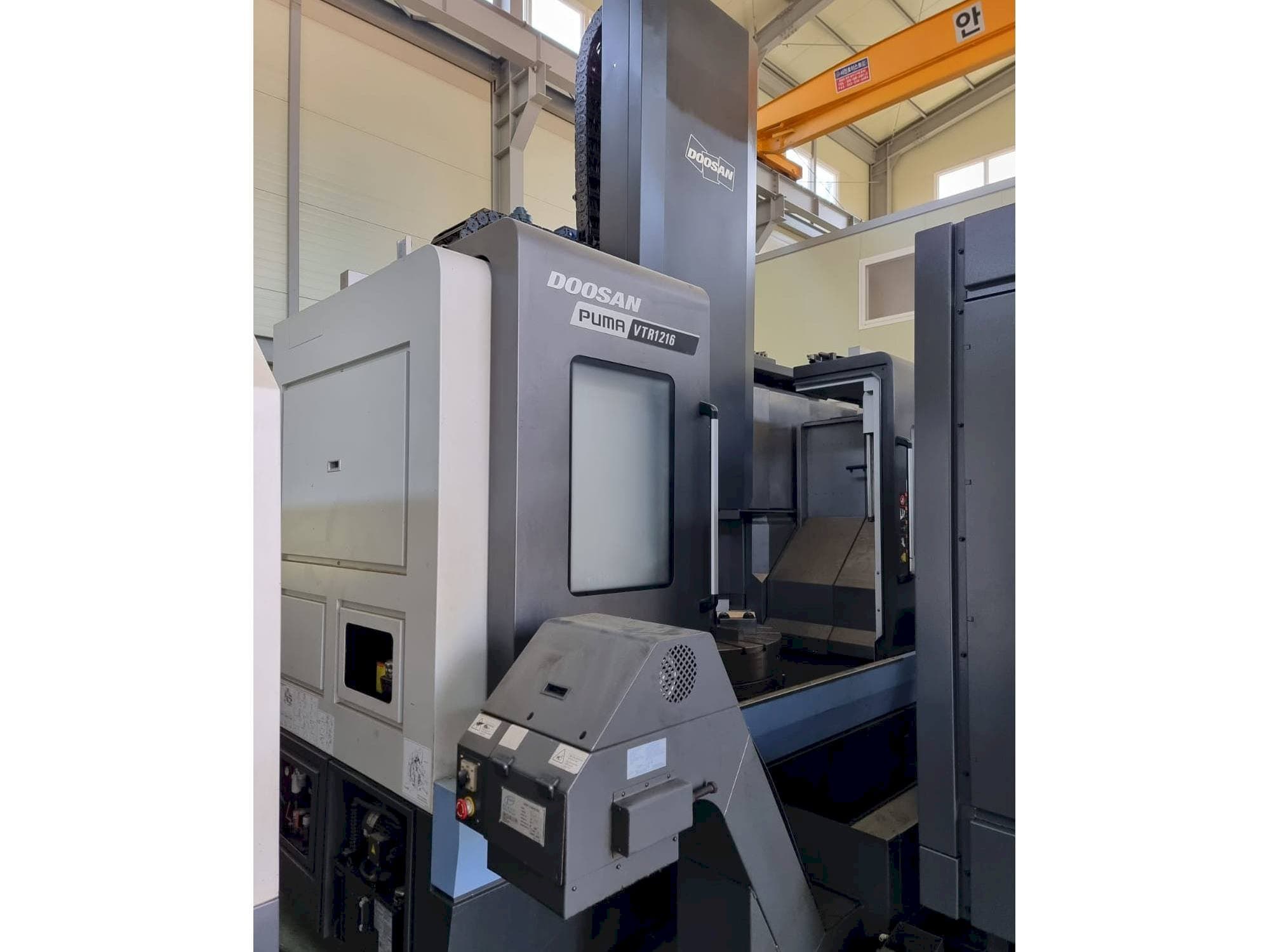 Вид станка Puma VTR 1216  спереди