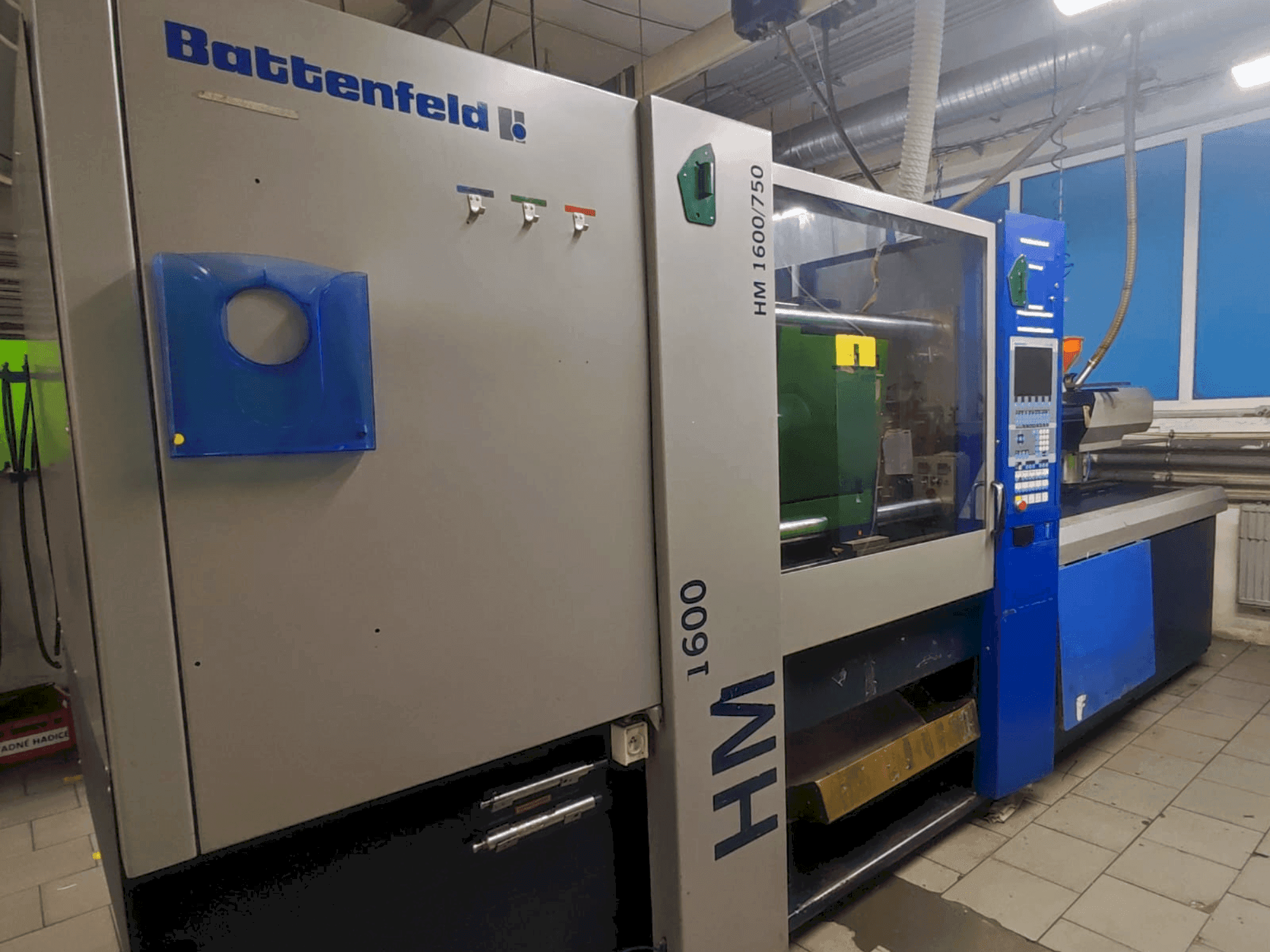 Вид станка Battenfeld HM 1600/750  спереди