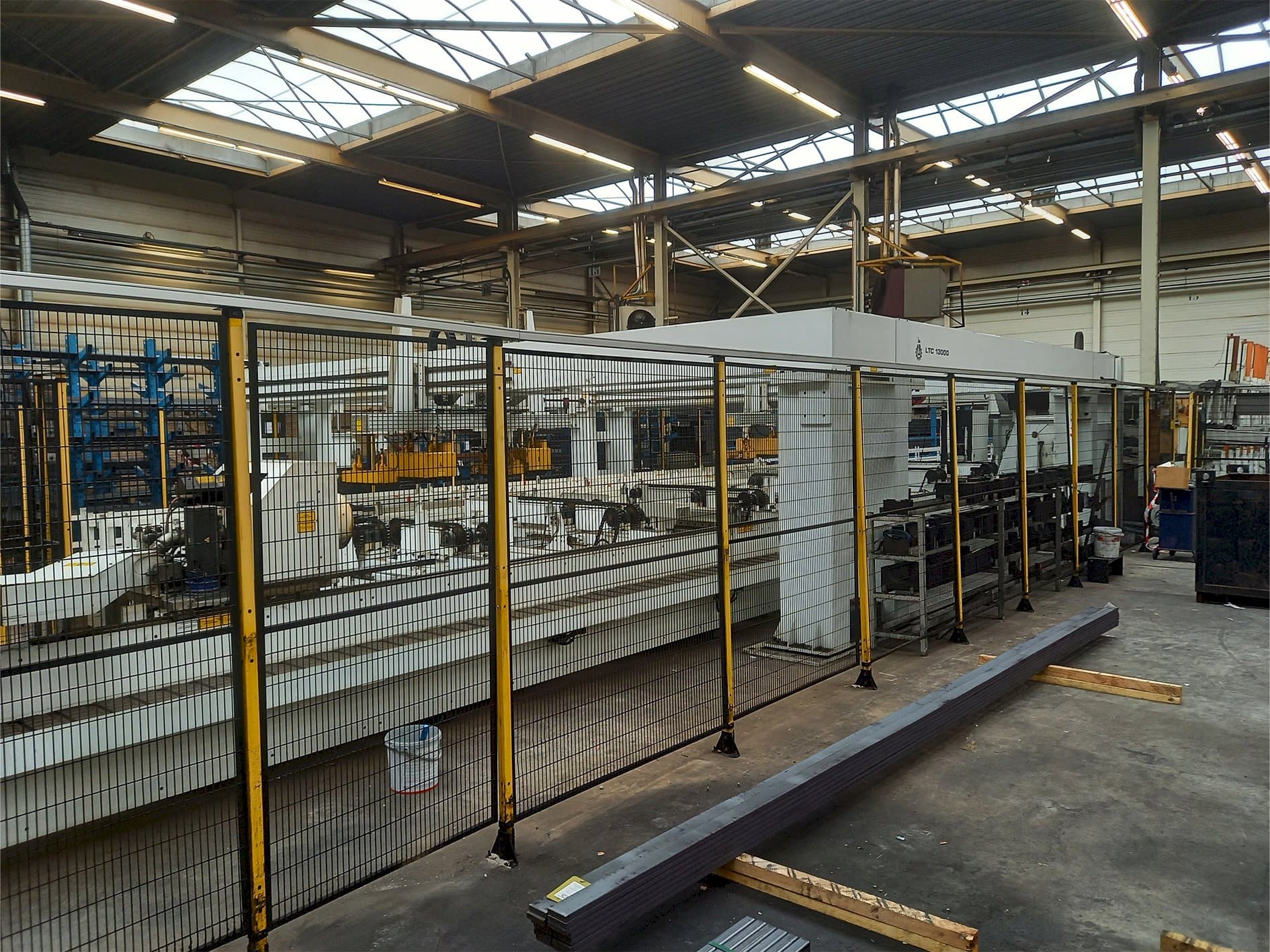 Вид станка Balliu  LTC 13000  спереди