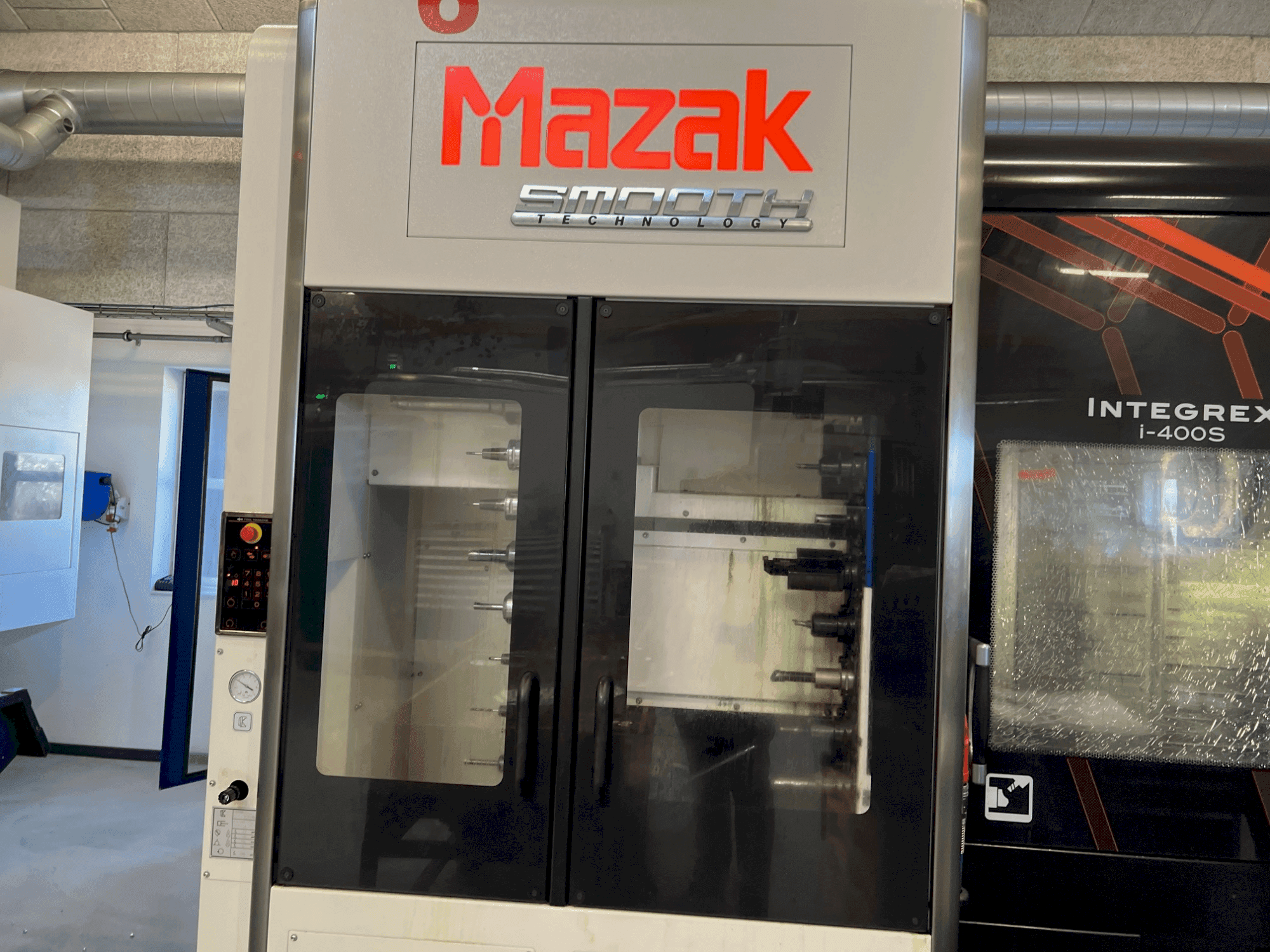 Вид станка Mazak Integrex i-400S  спереди