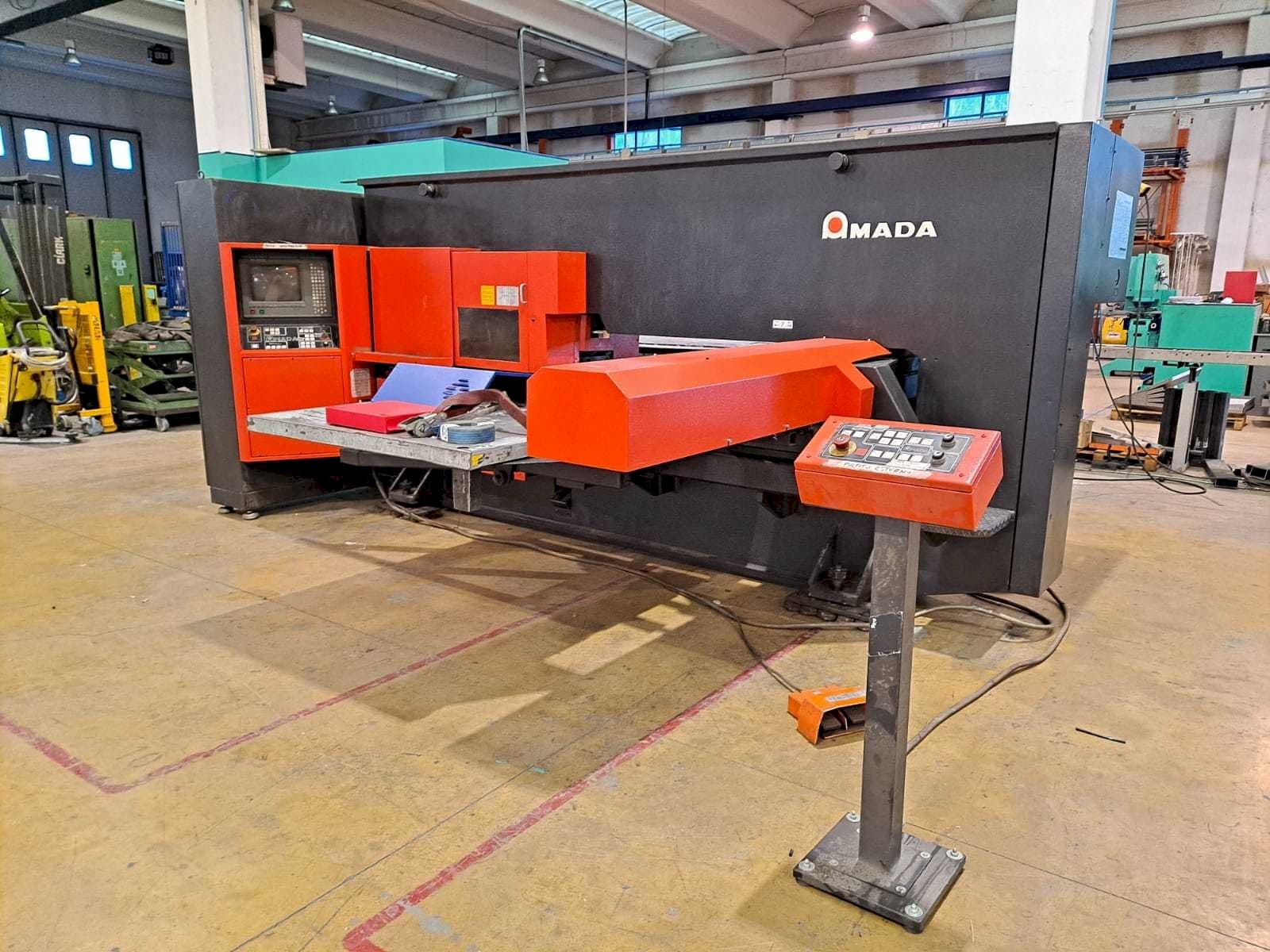 Вид станка AMADA ARCADE 212  спереди