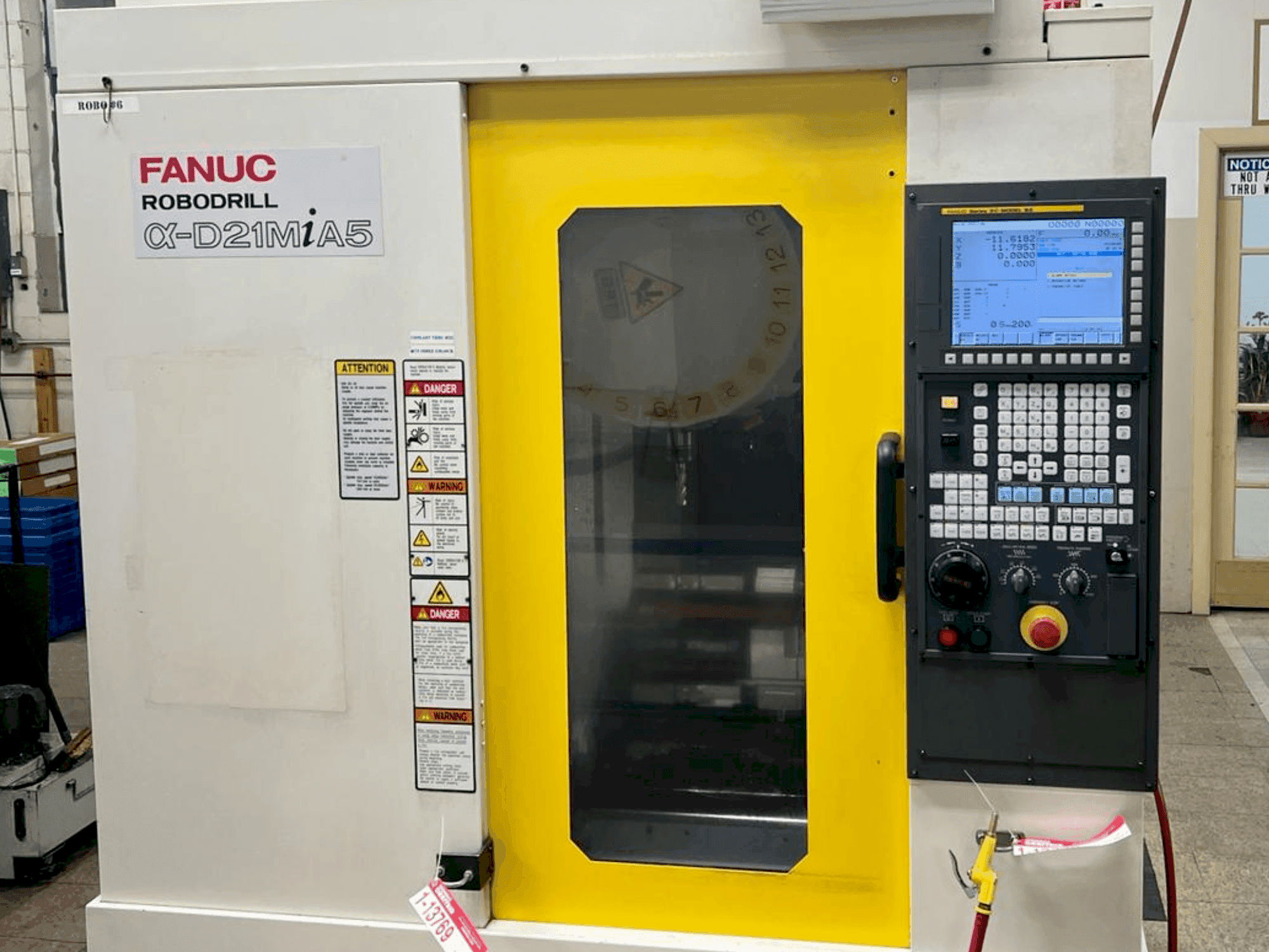 Вид станка FANUC Robodrill D21MiA5  спереди