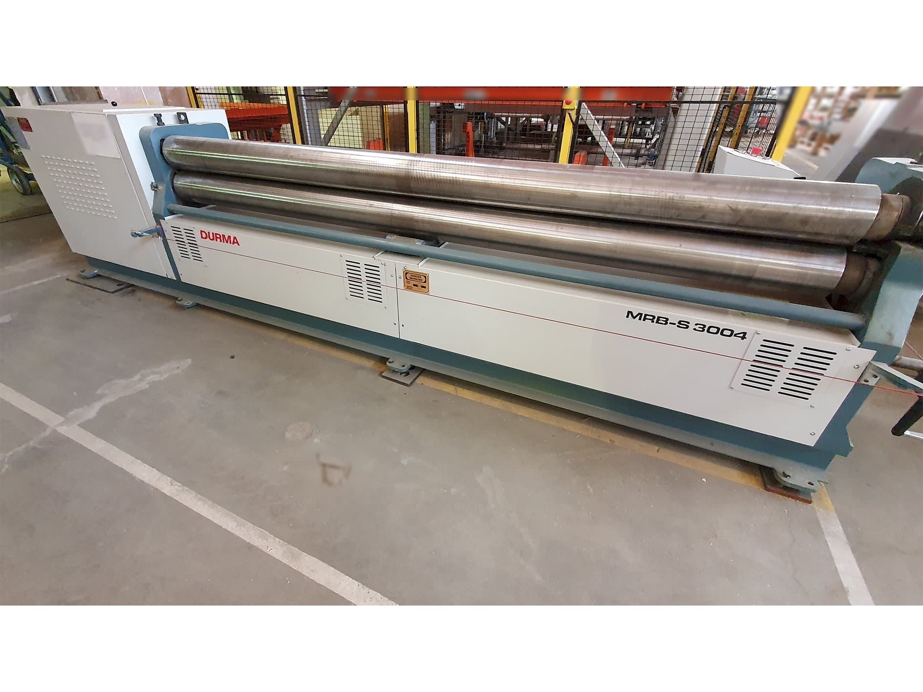 Вид станка Durma MRB S 3004  спереди