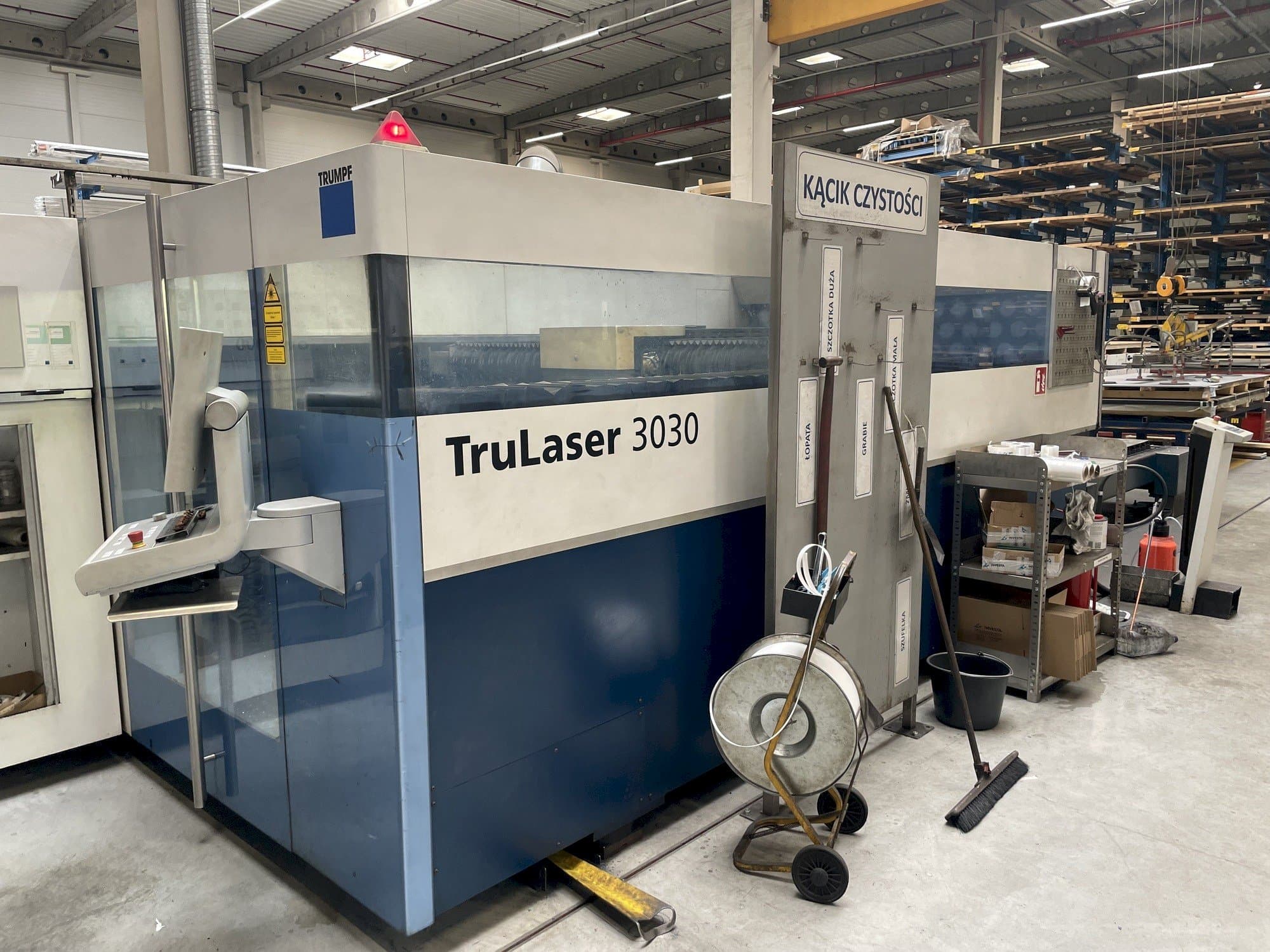 Вид станка Trumpf TruLaser 3030  спереди