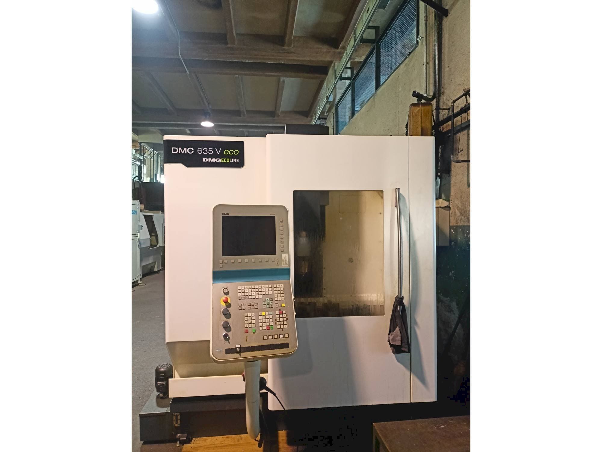 Вид станка DMG DMC 635V Ecoline  спереди