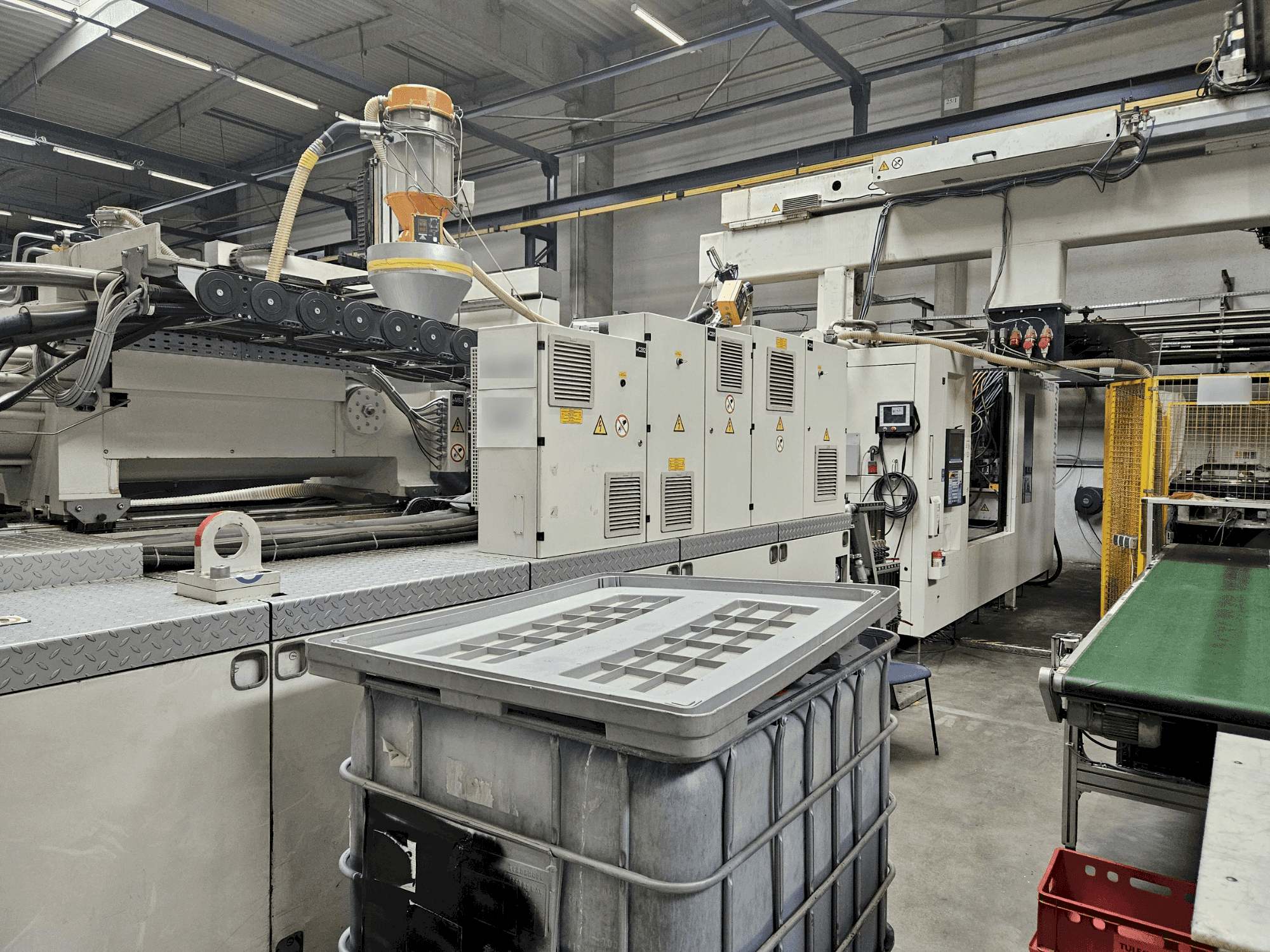 Вид станка Krauss Maffei 850-12000 MX  спереди