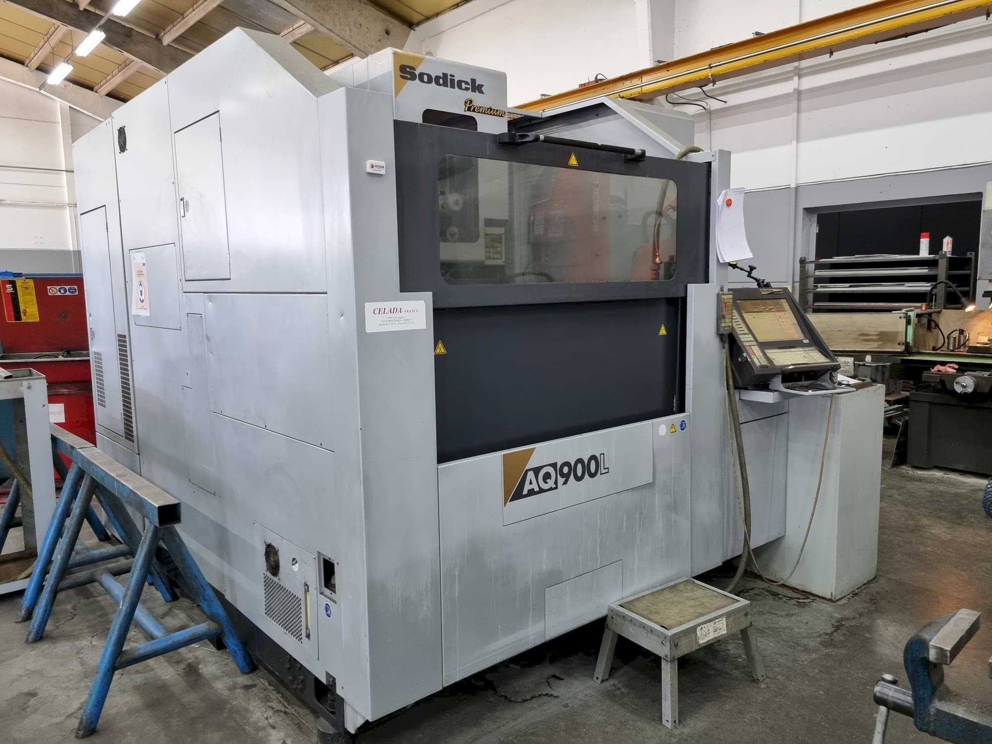 Вид станка Sodick AQ900L  спереди