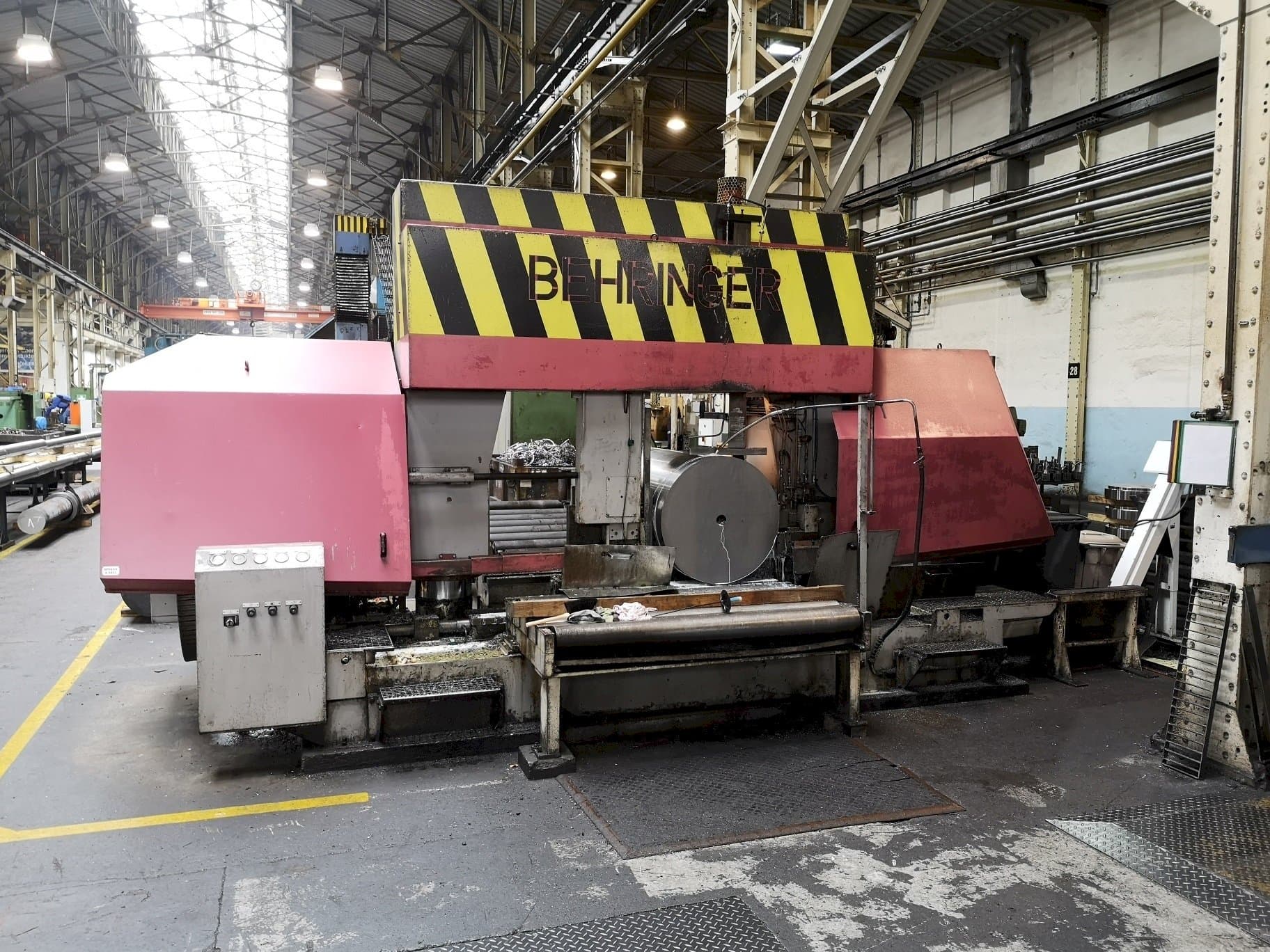 Вид станка Behringer HBP1080/1700 A/CNC  спереди