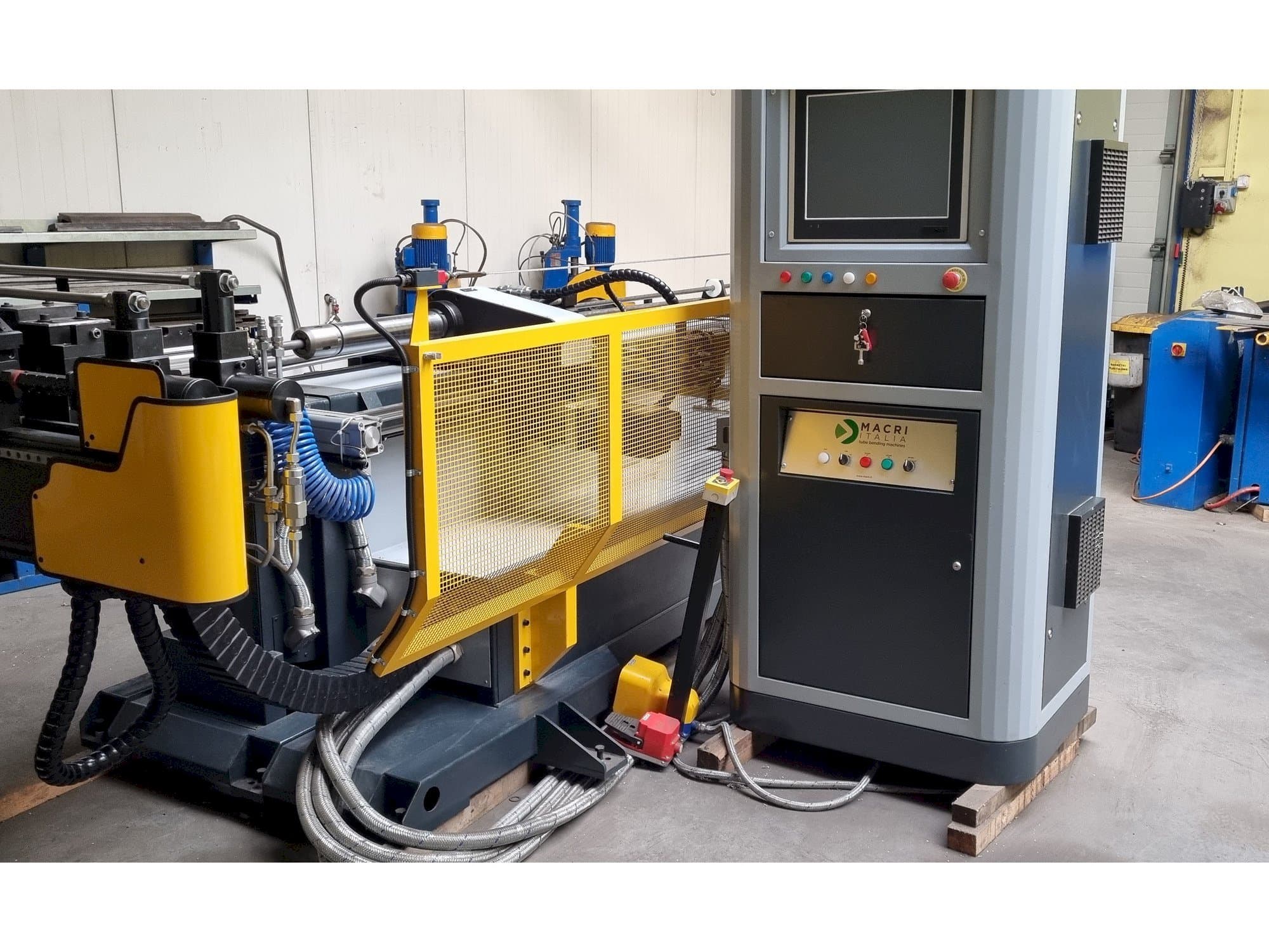 Вид станка MACRI ITALIA PROVAR 6-45 U-D  спереди