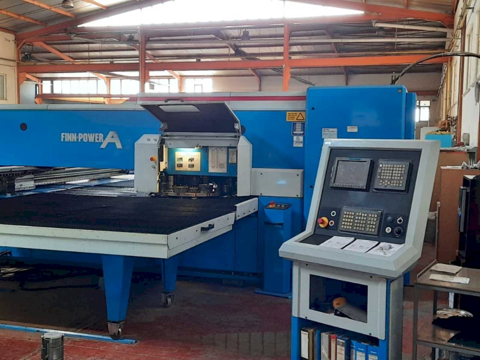 Вид станка Finn-Power A525F  спереди