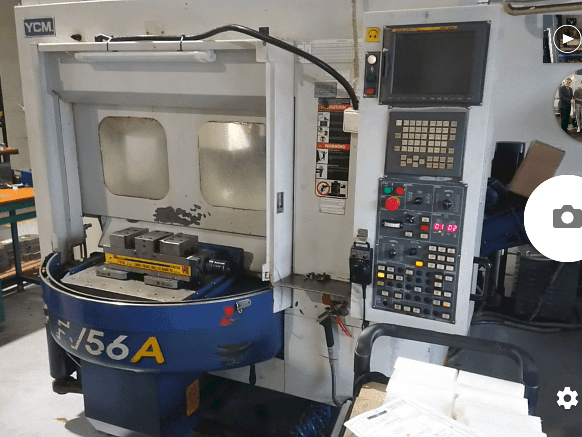 Вид станка YCM FV56A  спереди