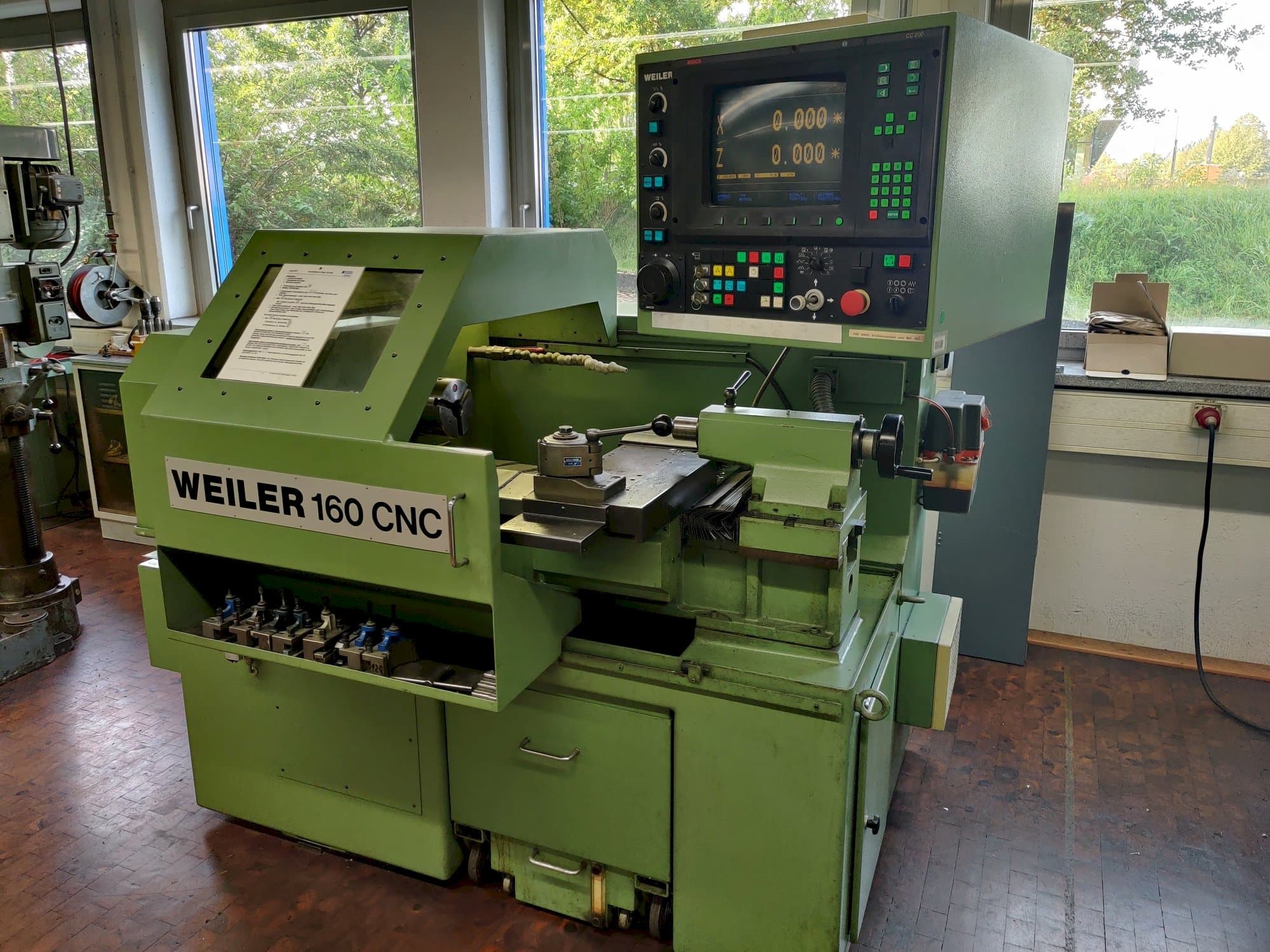 Вид станка Weiler 160 CNC  спереди