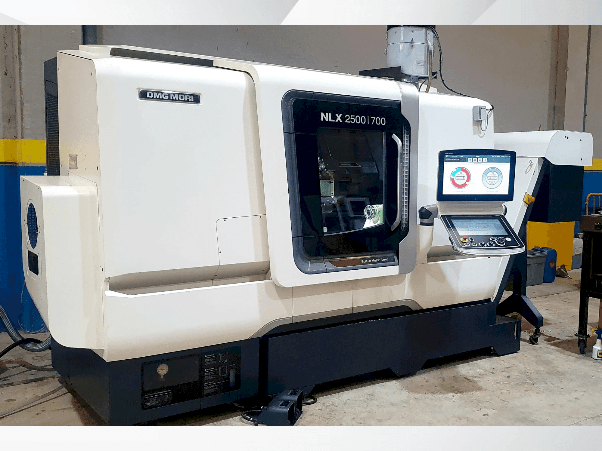 Вид станка DMG MORI NLX2500Y/700  спереди