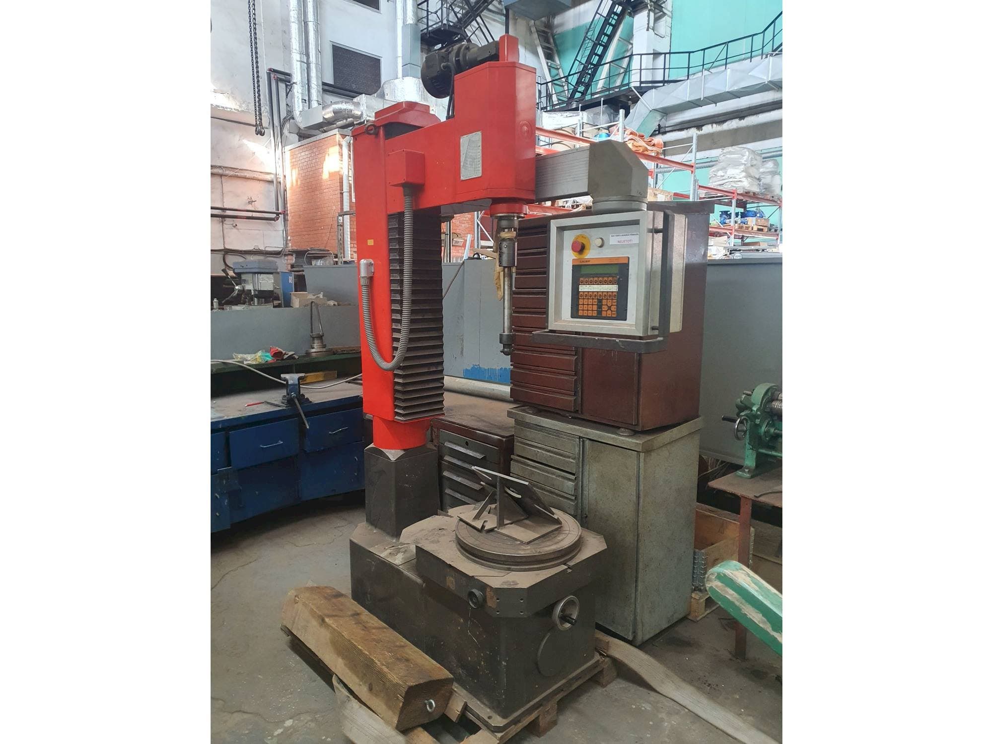 Вид станка TAUMELUS III N  спереди