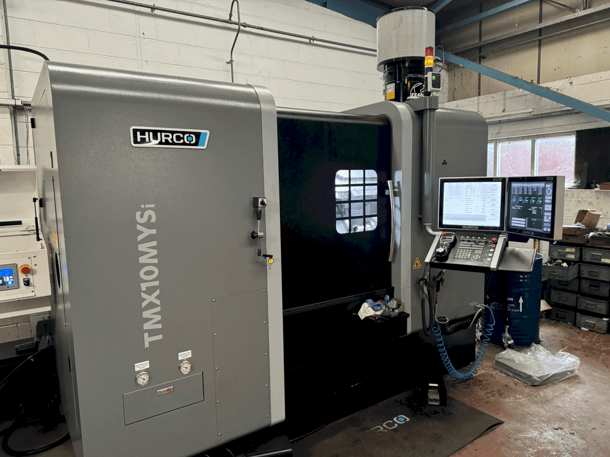 Вид станка Hurco TMX10-MYSi  спереди