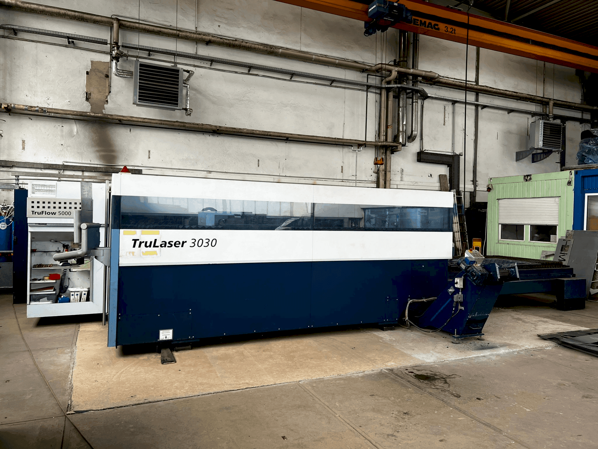 Вид станка TRUMPF TruLaser 3030  спереди