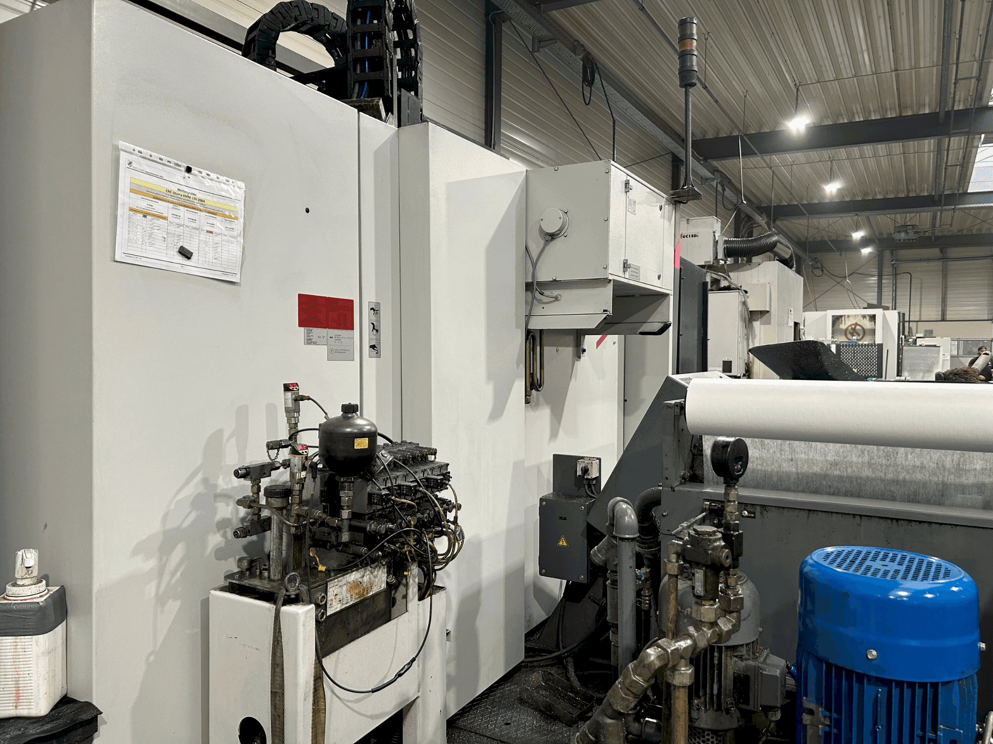 Вид станка STAMA MC 326 TWIN  спереди