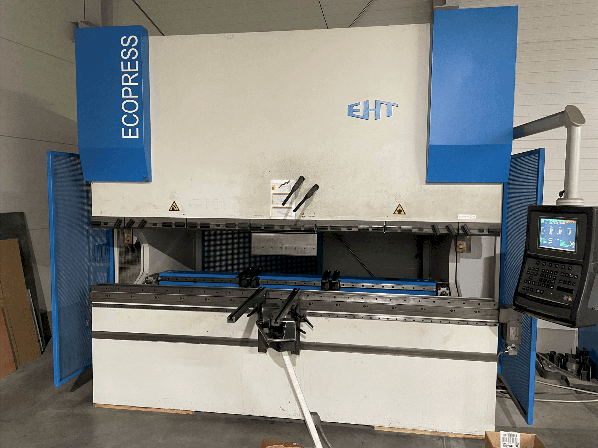 Вид станка EHT Ecopress 135-30  спереди