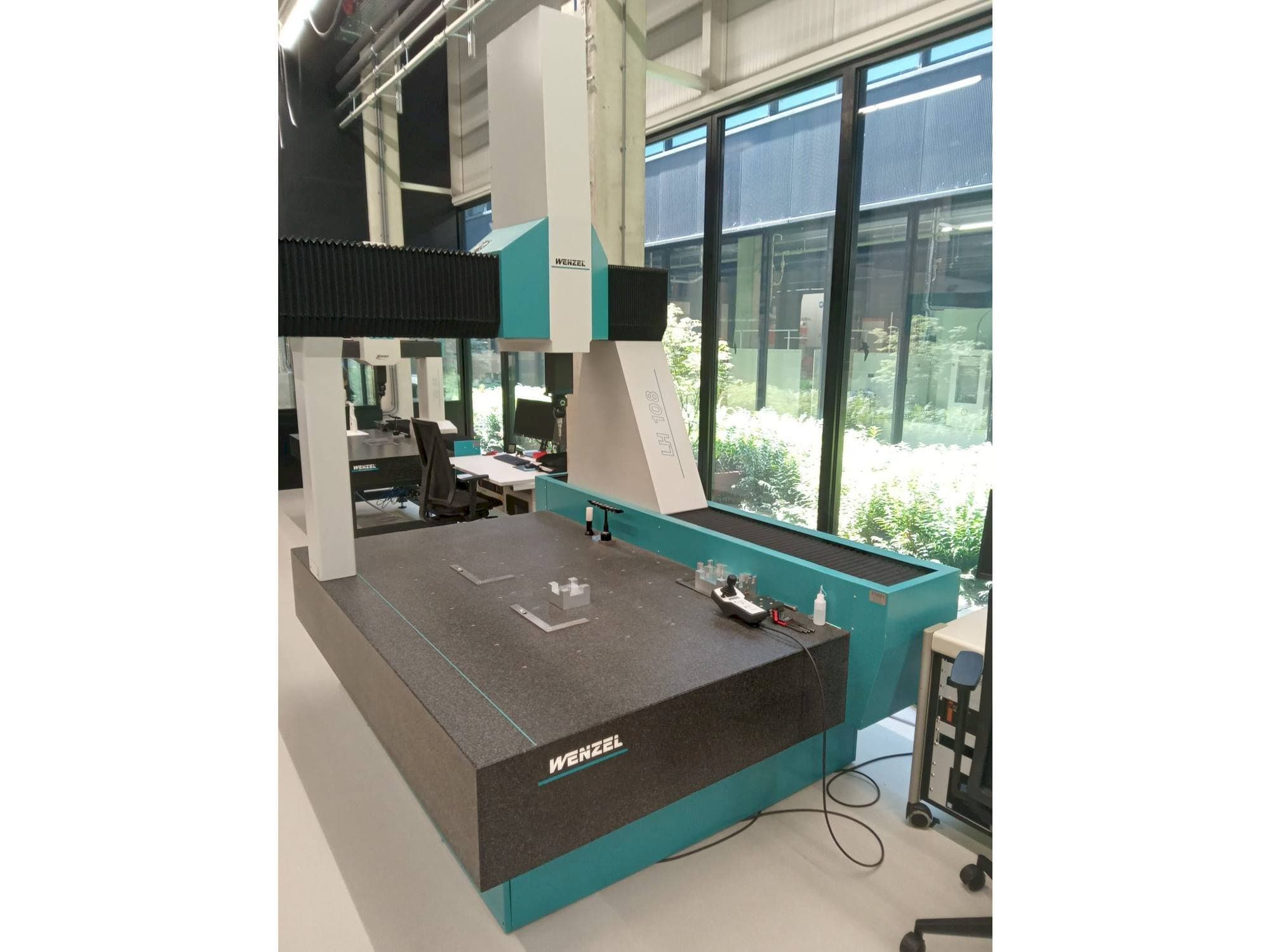 Вид станка Wenzel LH-108  спереди