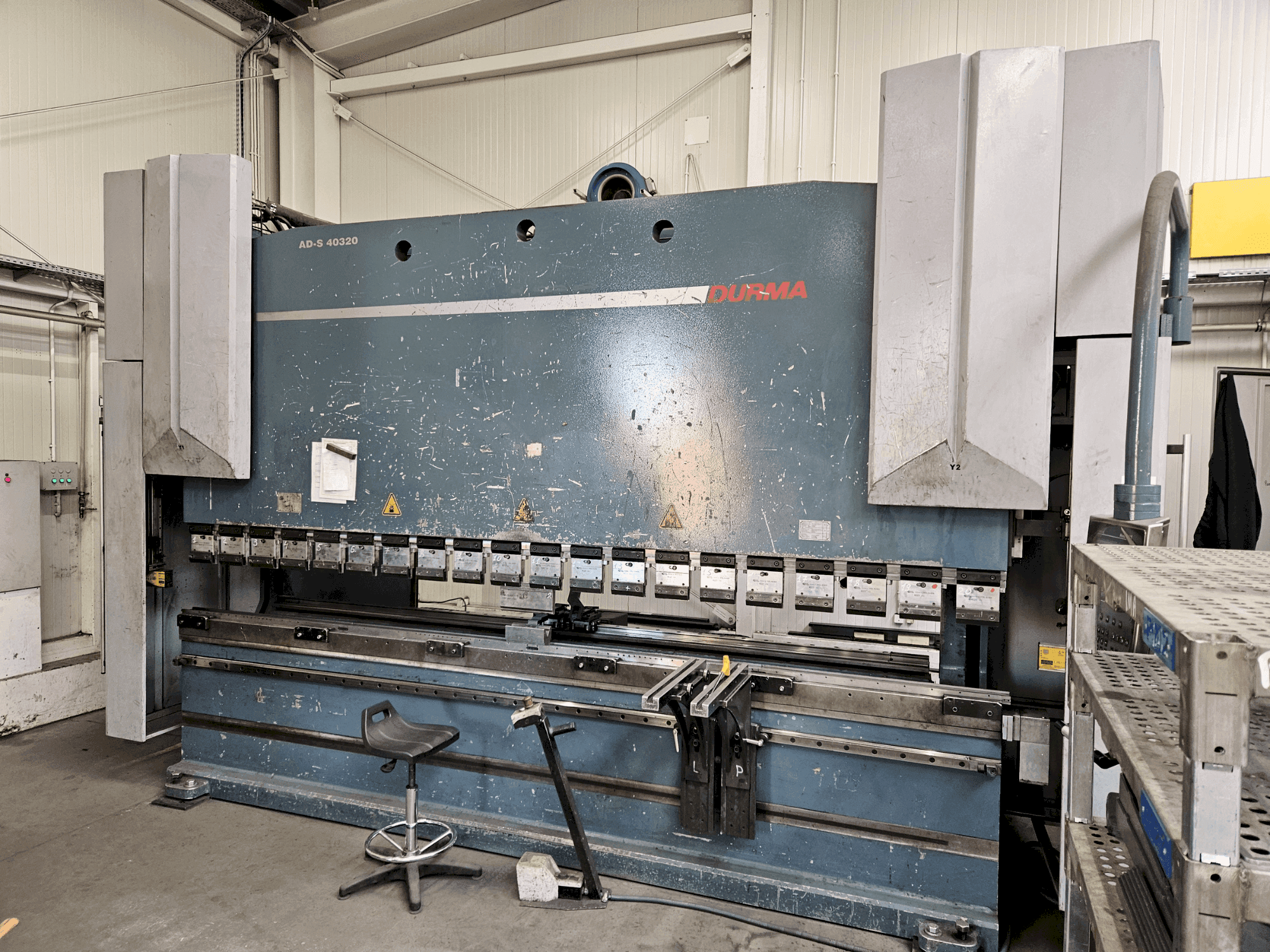 Вид станка Durma AD-S 40320 (2012)  спереди