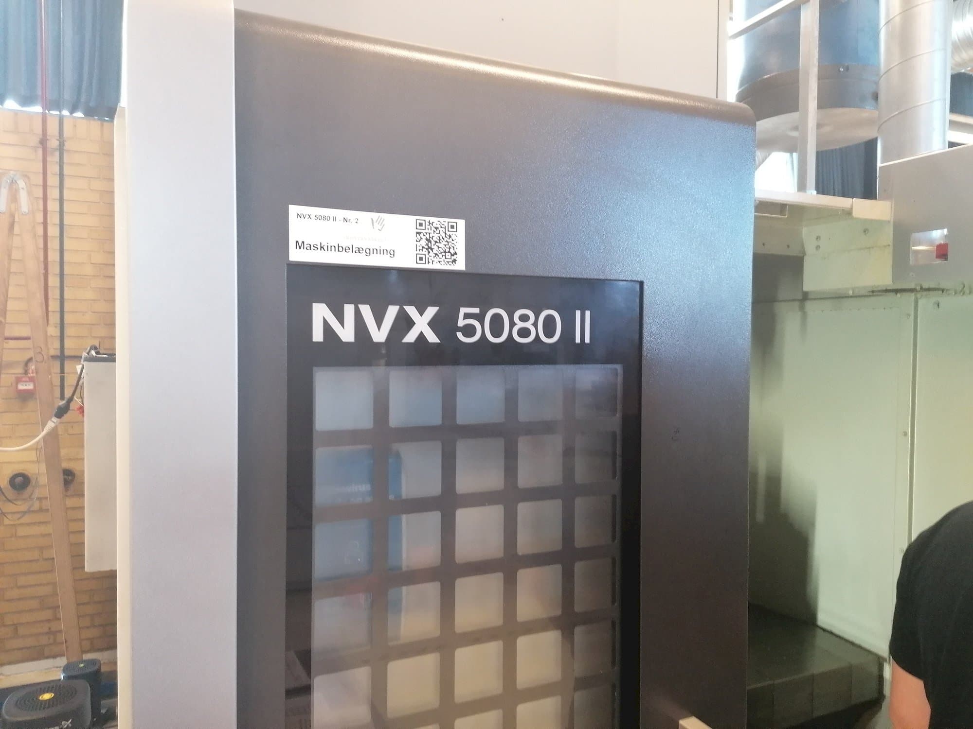Вид  станка DMG MORI NVX 5080II  слева