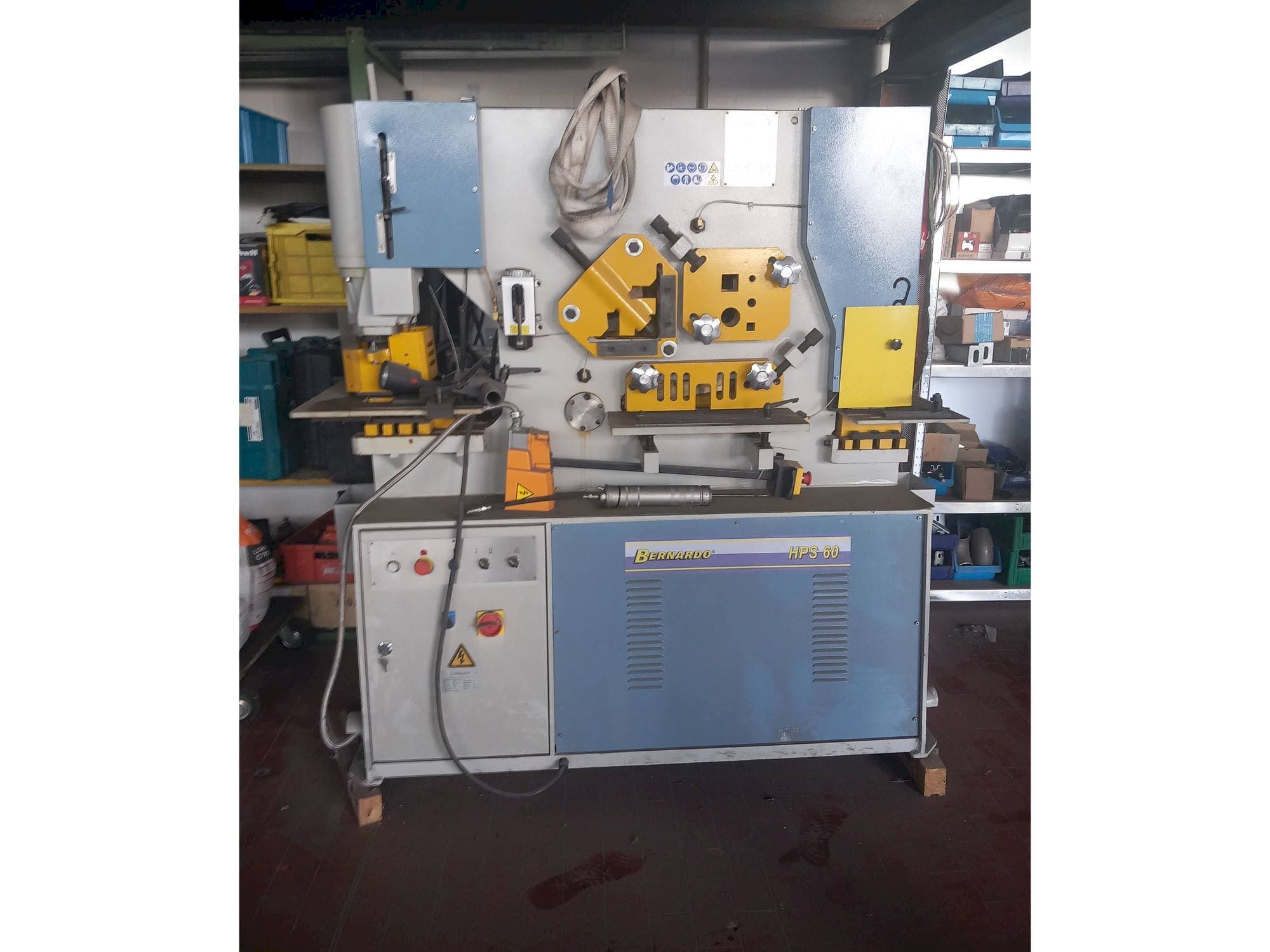 Вид станка Bernardo HPS 60  спереди