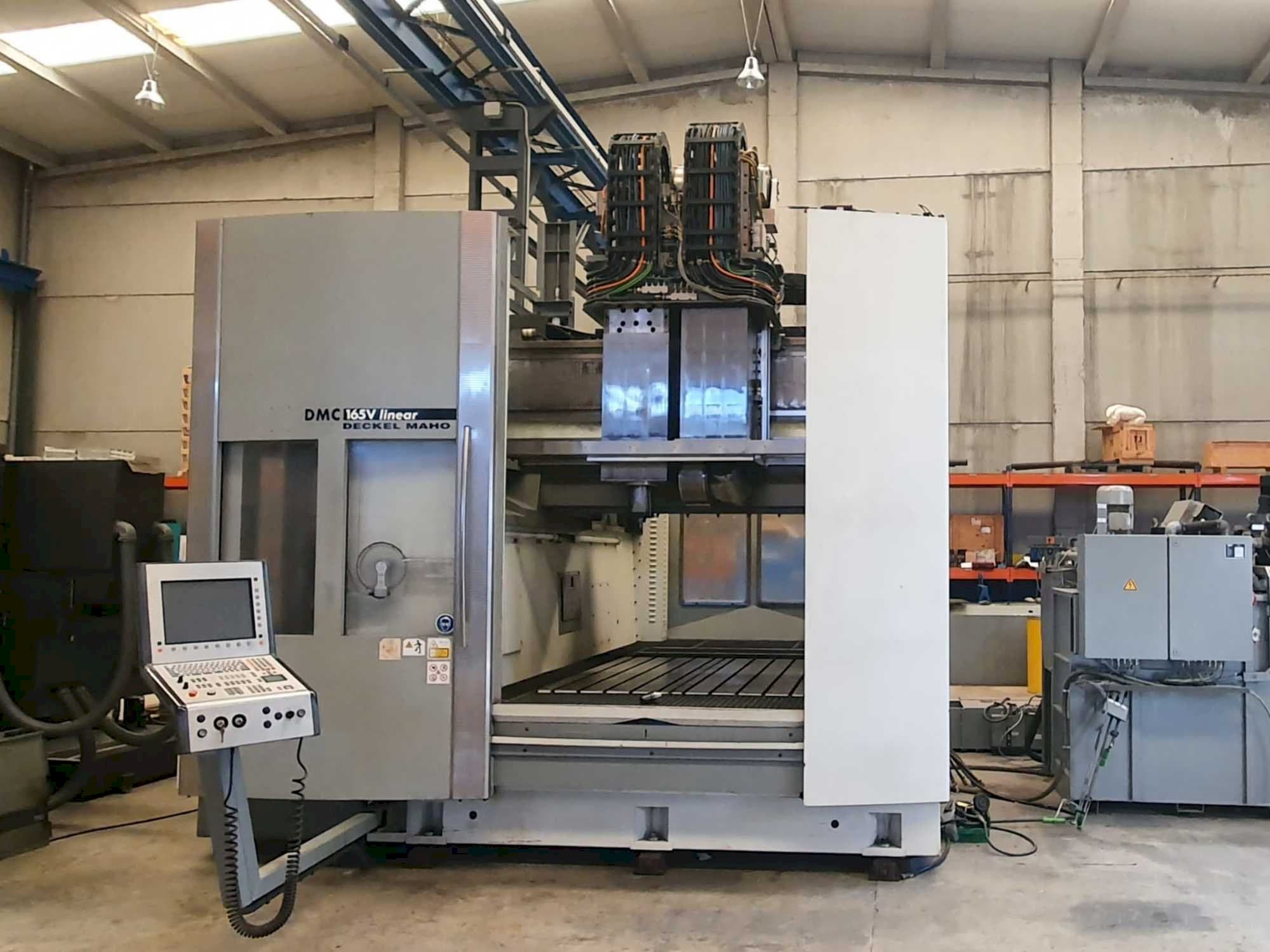 Вид станка DECKEL MAHO DMC 165V Linear  спереди