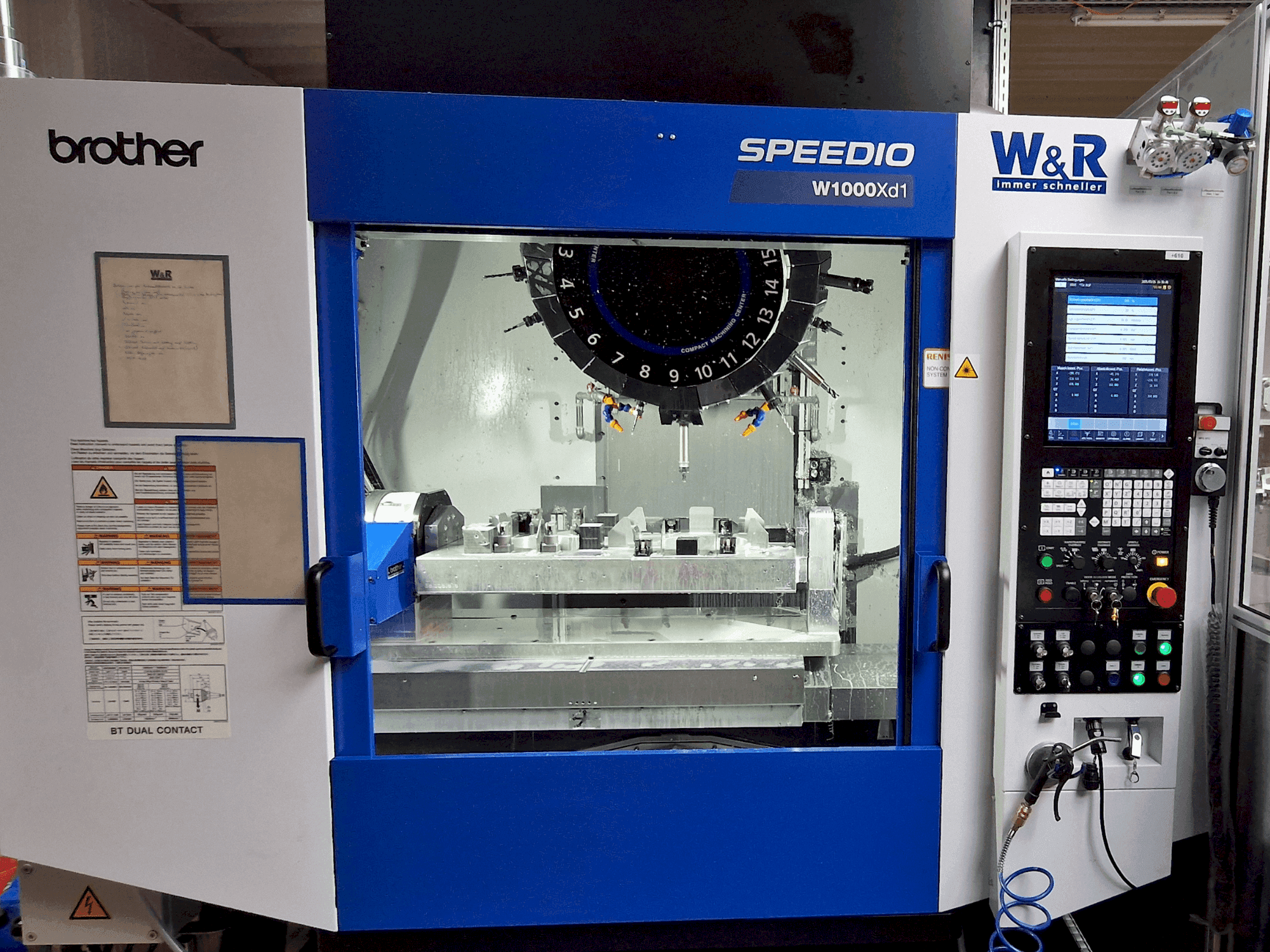 Вид станка Brother Speedio W1000Xd1  спереди