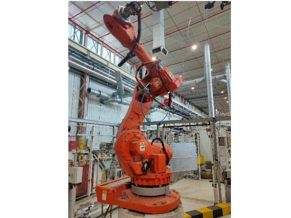 Вид  станка с ABB IRB 6600-175/2.55  правой стороны